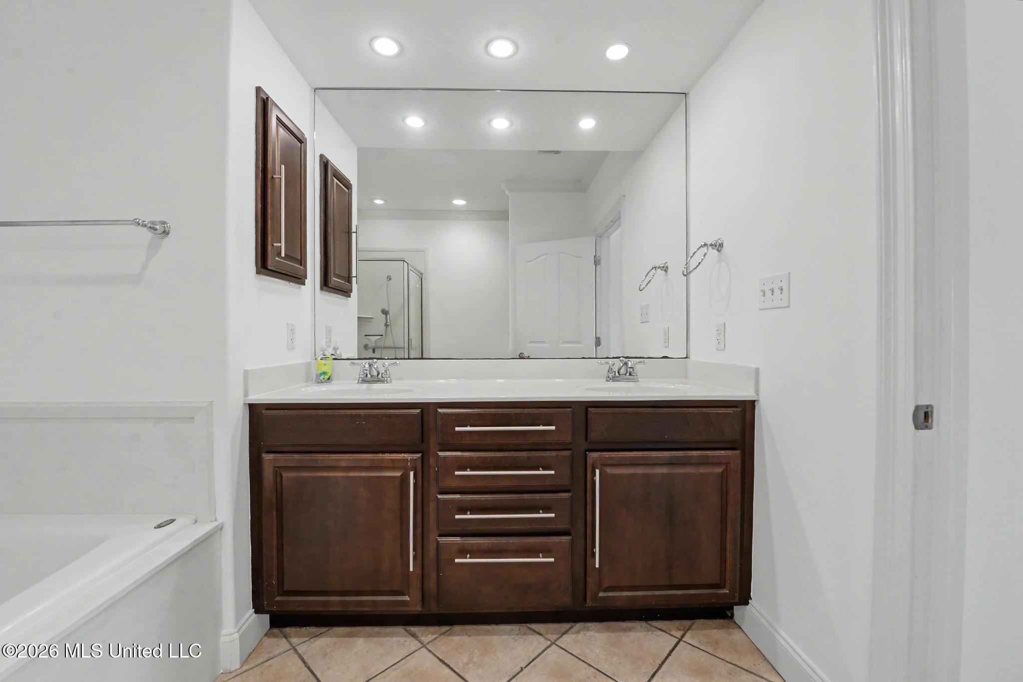 1453 E Beach Boulevard Property Photo 18
