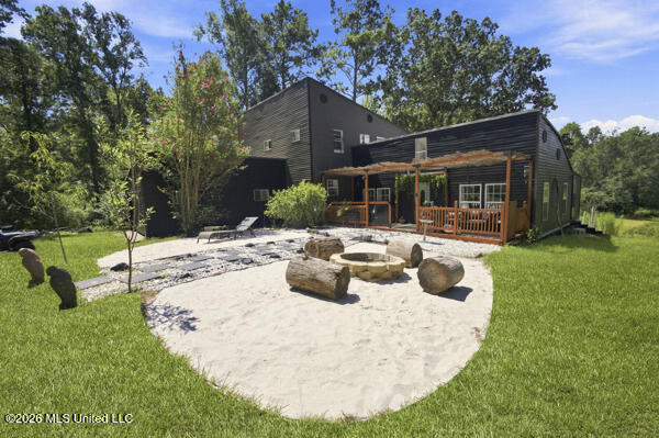 1076 Perrett Road Property Photo 3