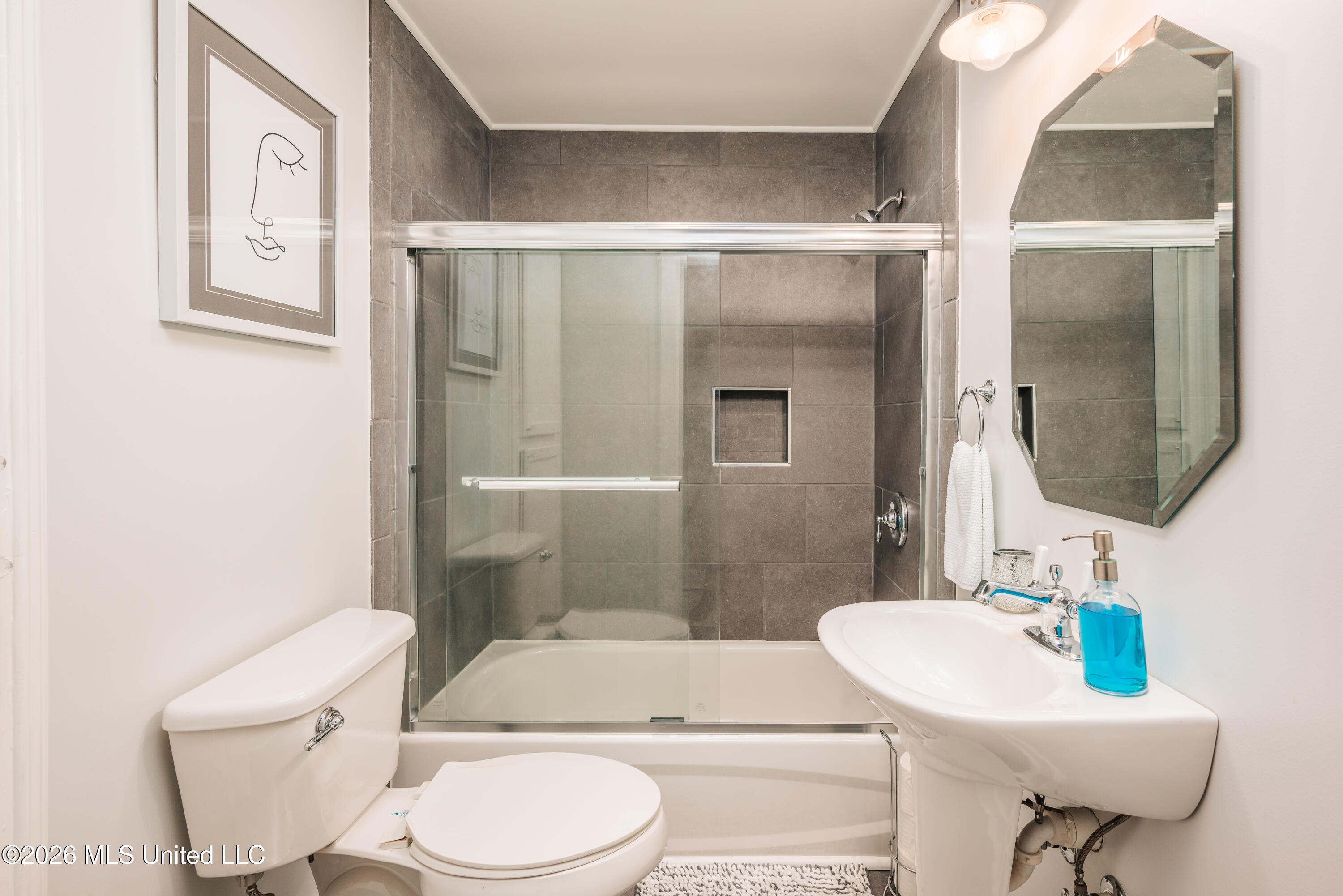 2568 Raymond Williams Road Property Photo 13