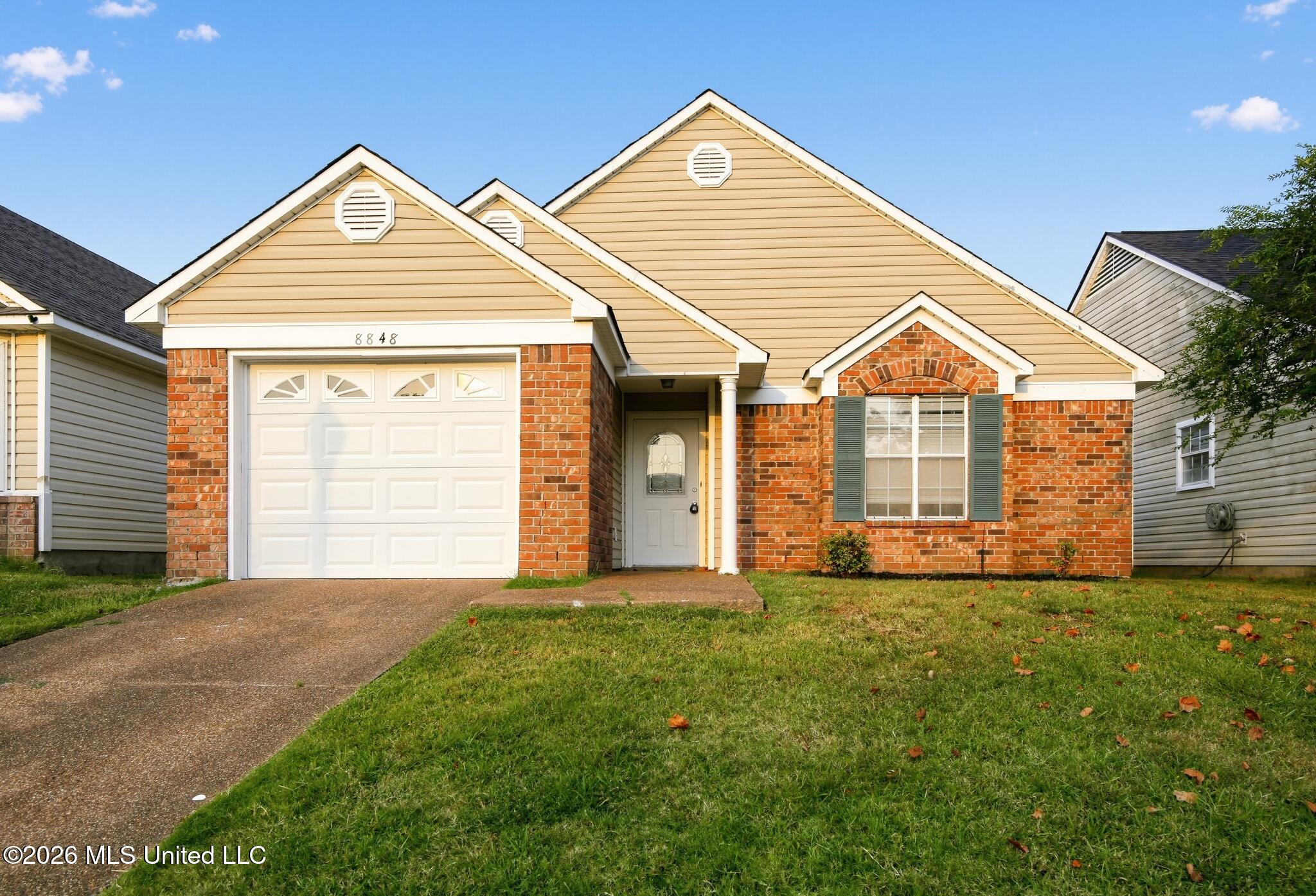 8848 Cat Tail Cove Property Photo 1