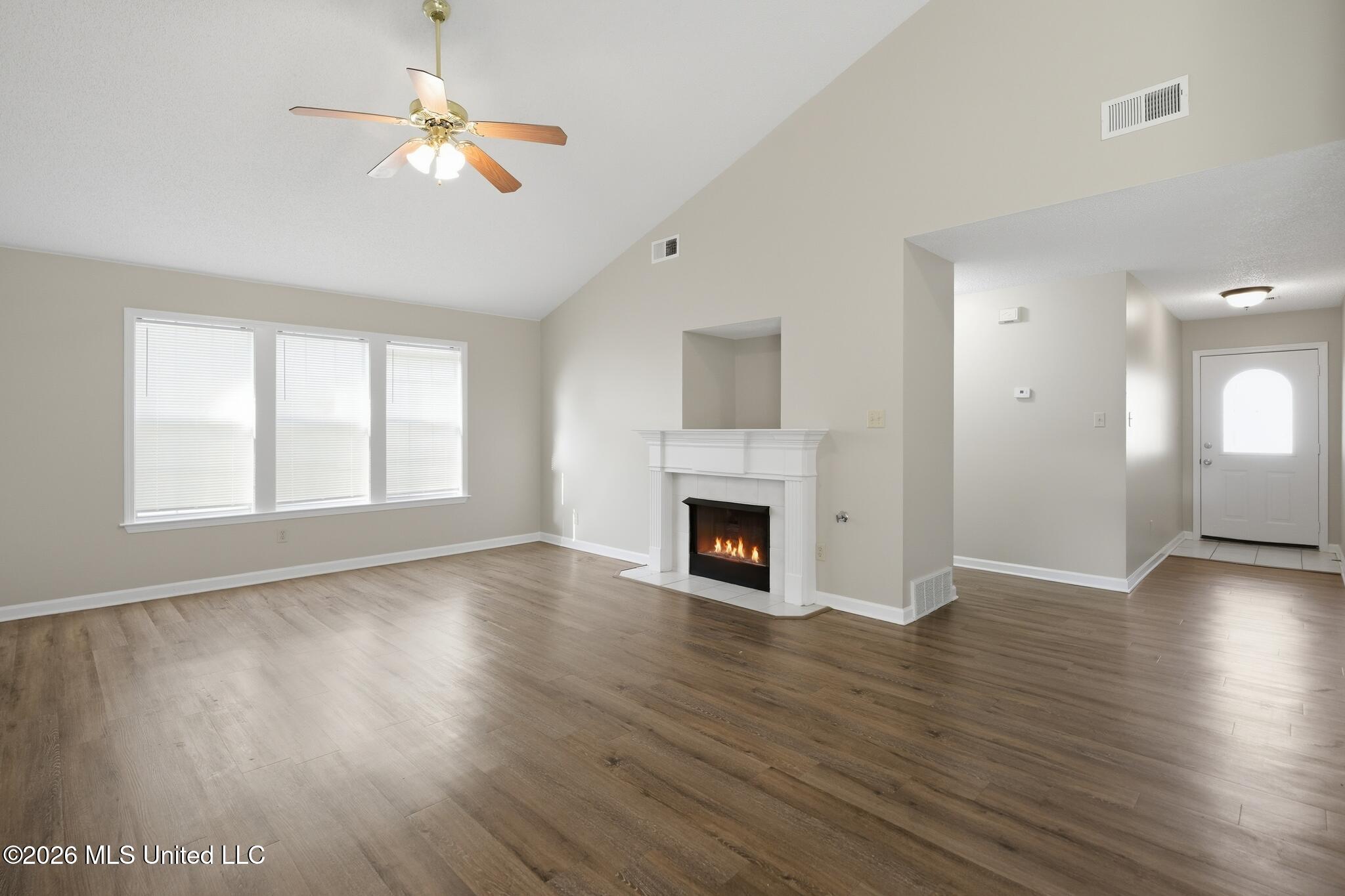 8848 Cat Tail Cove Property Photo 2