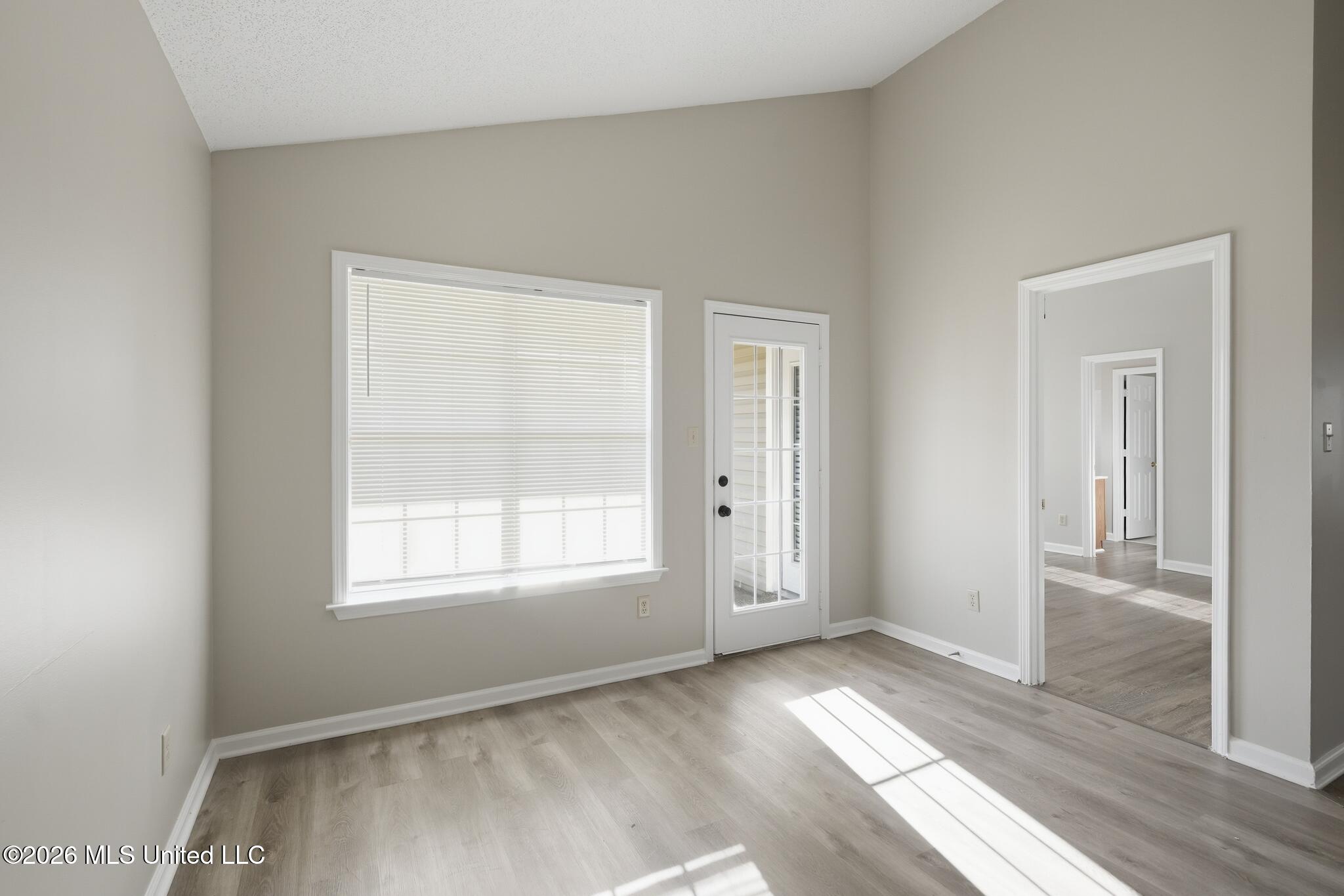 8848 Cat Tail Cove Property Photo 7