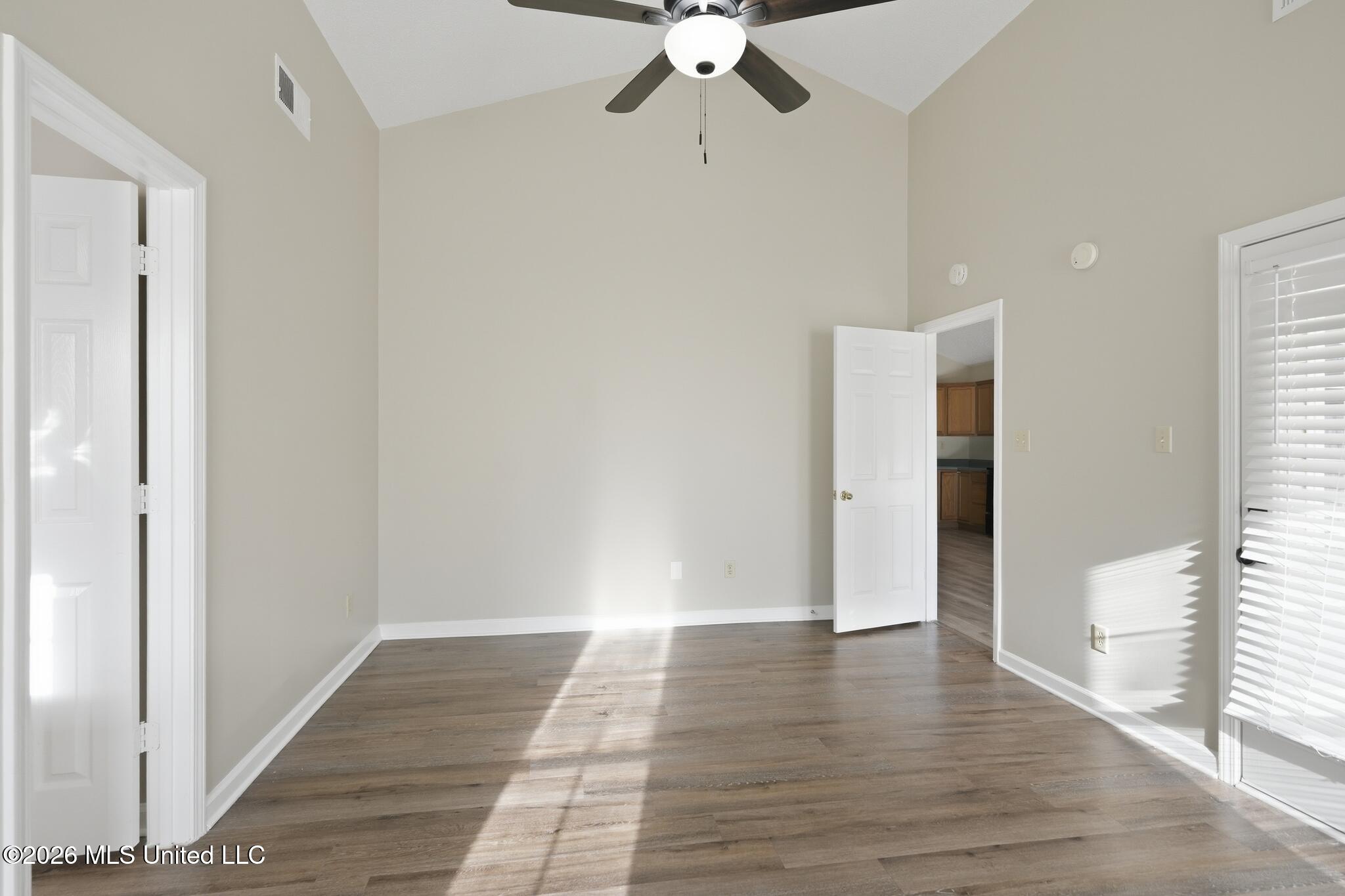 8848 Cat Tail Cove Property Photo 8
