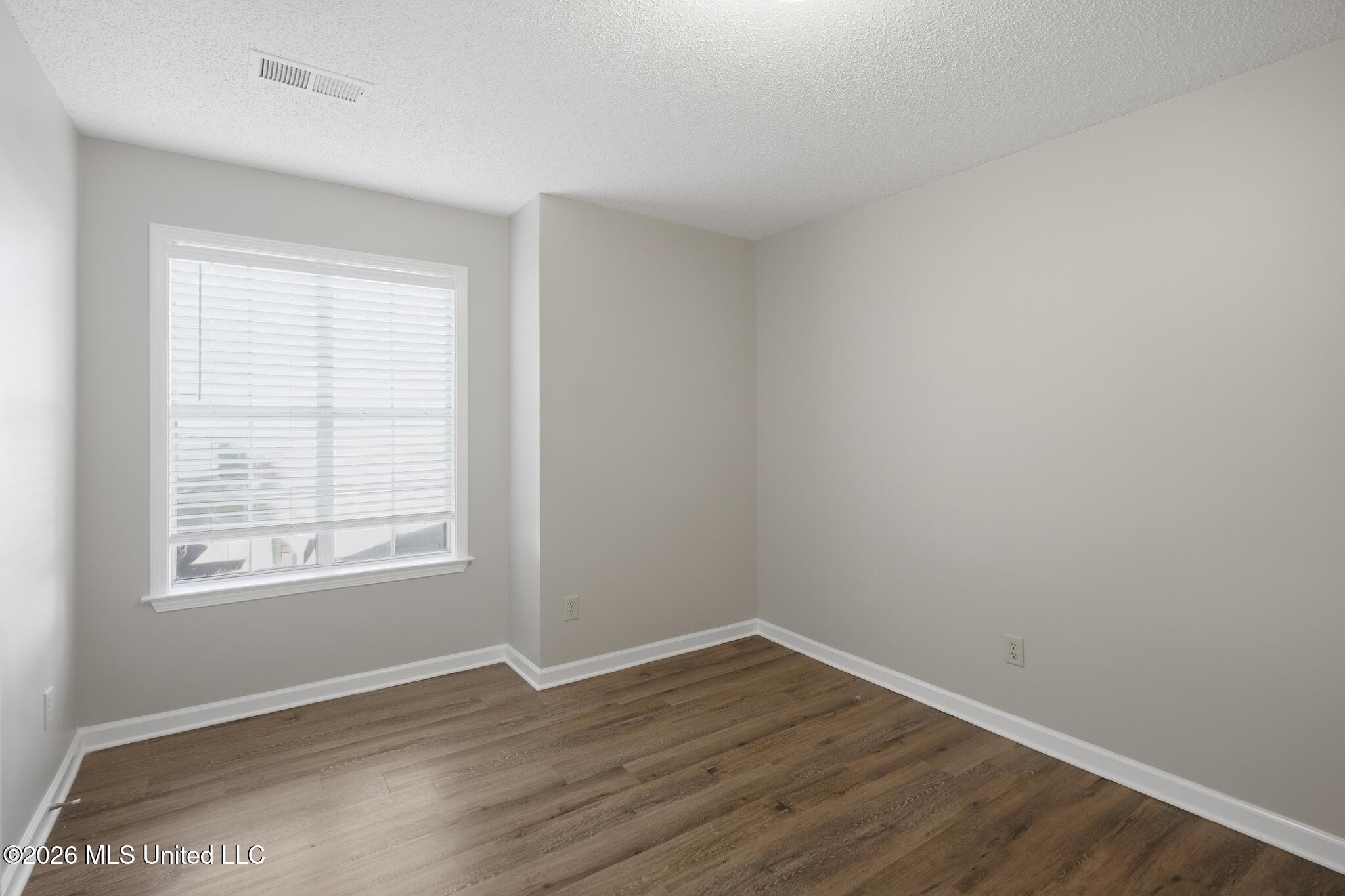 8848 Cat Tail Cove Property Photo 16