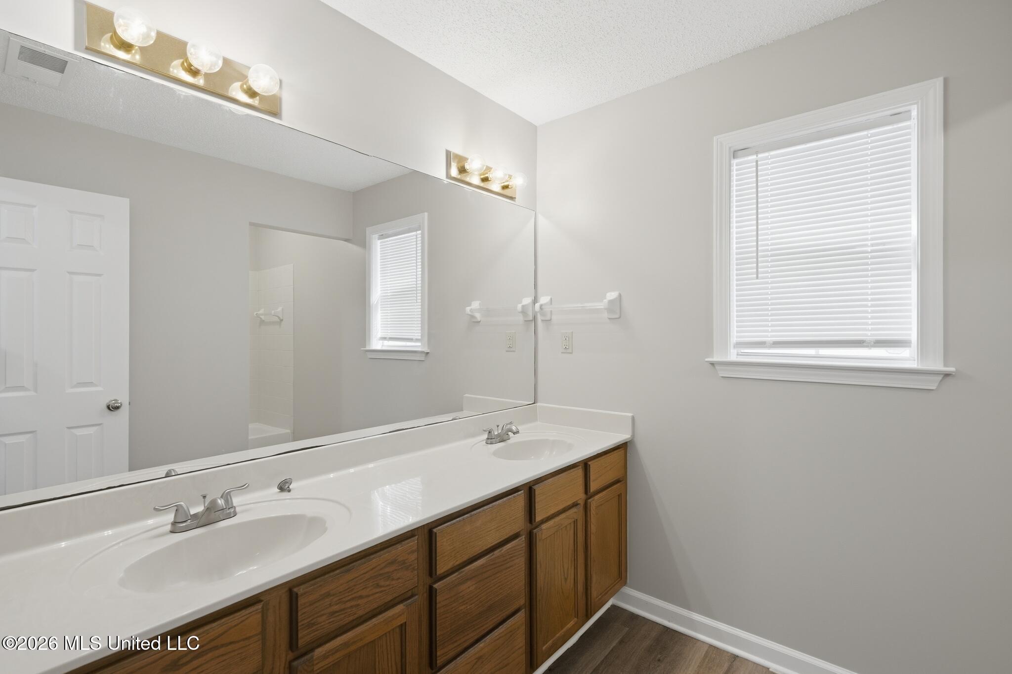 8848 Cat Tail Cove Property Photo 17