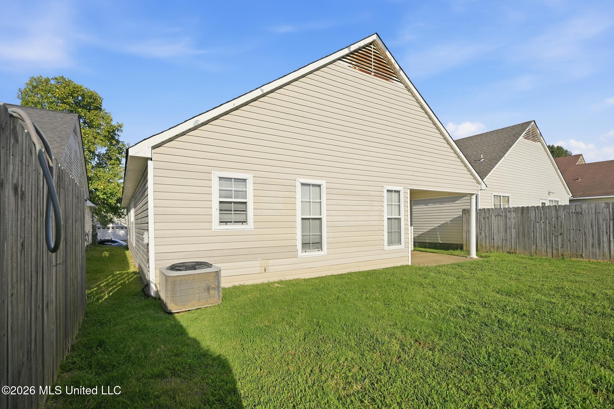 8848 Cat Tail Cove Property Photo 21