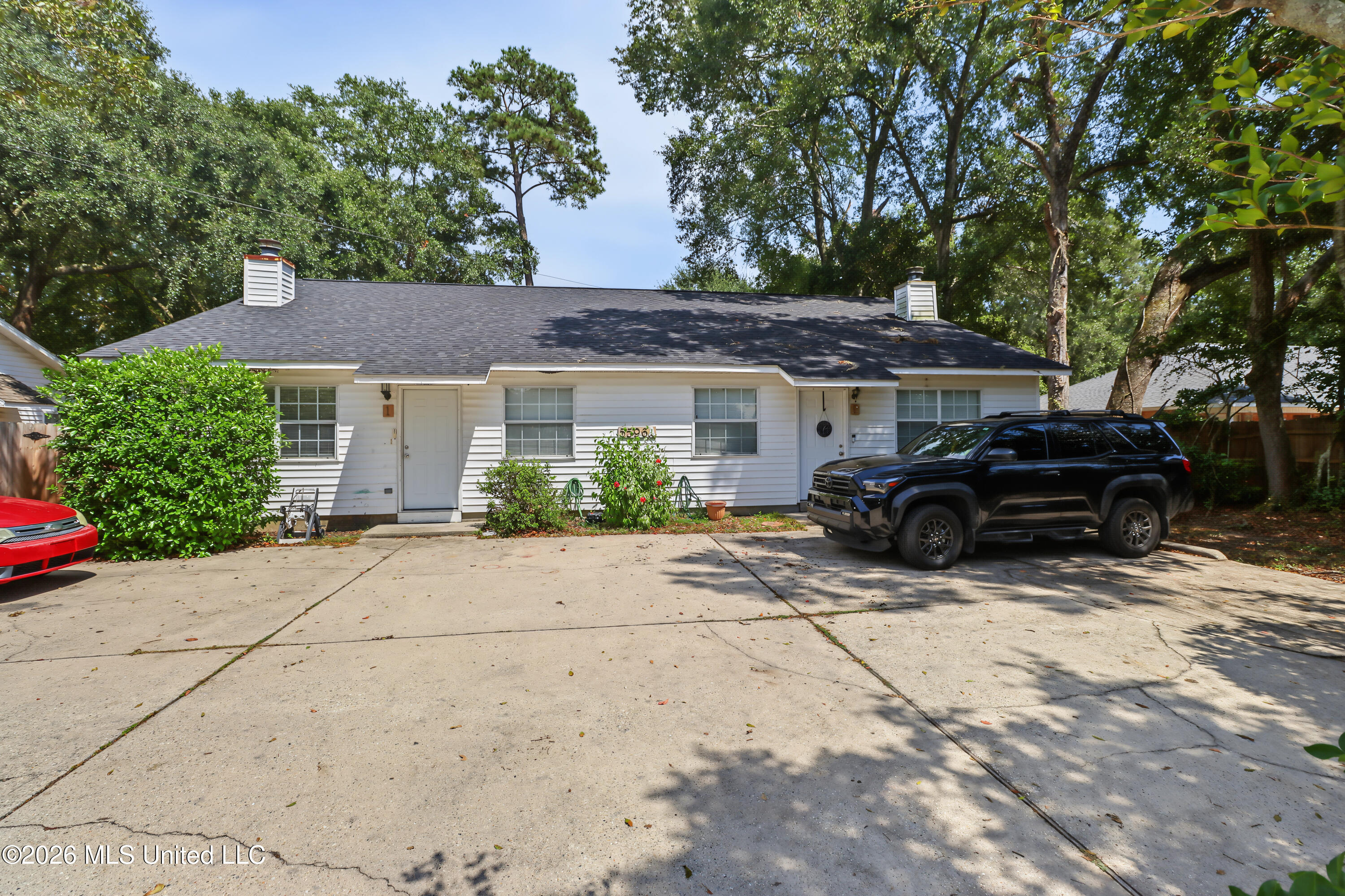 5596 Daugherty Road Property Photo 1