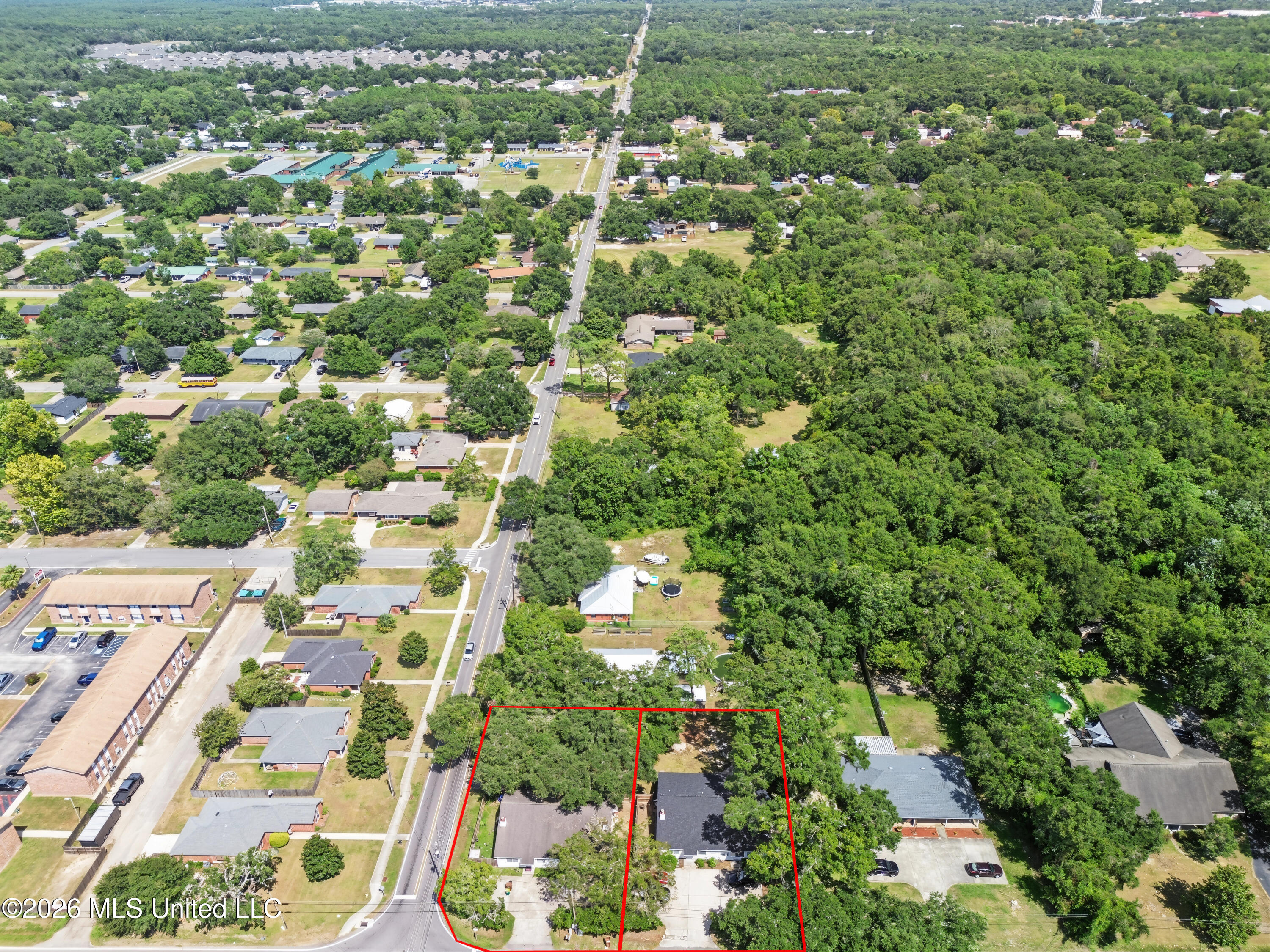 5596 Daugherty Road Property Photo 16