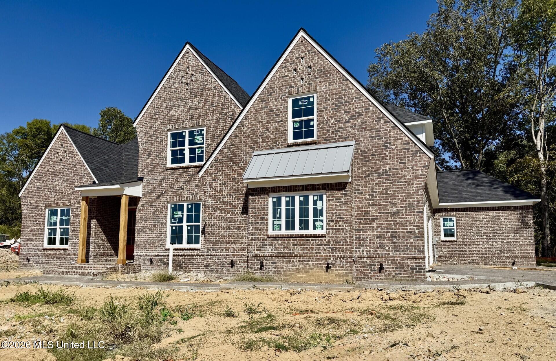2412 Glenmore Cove Property Photo 1
