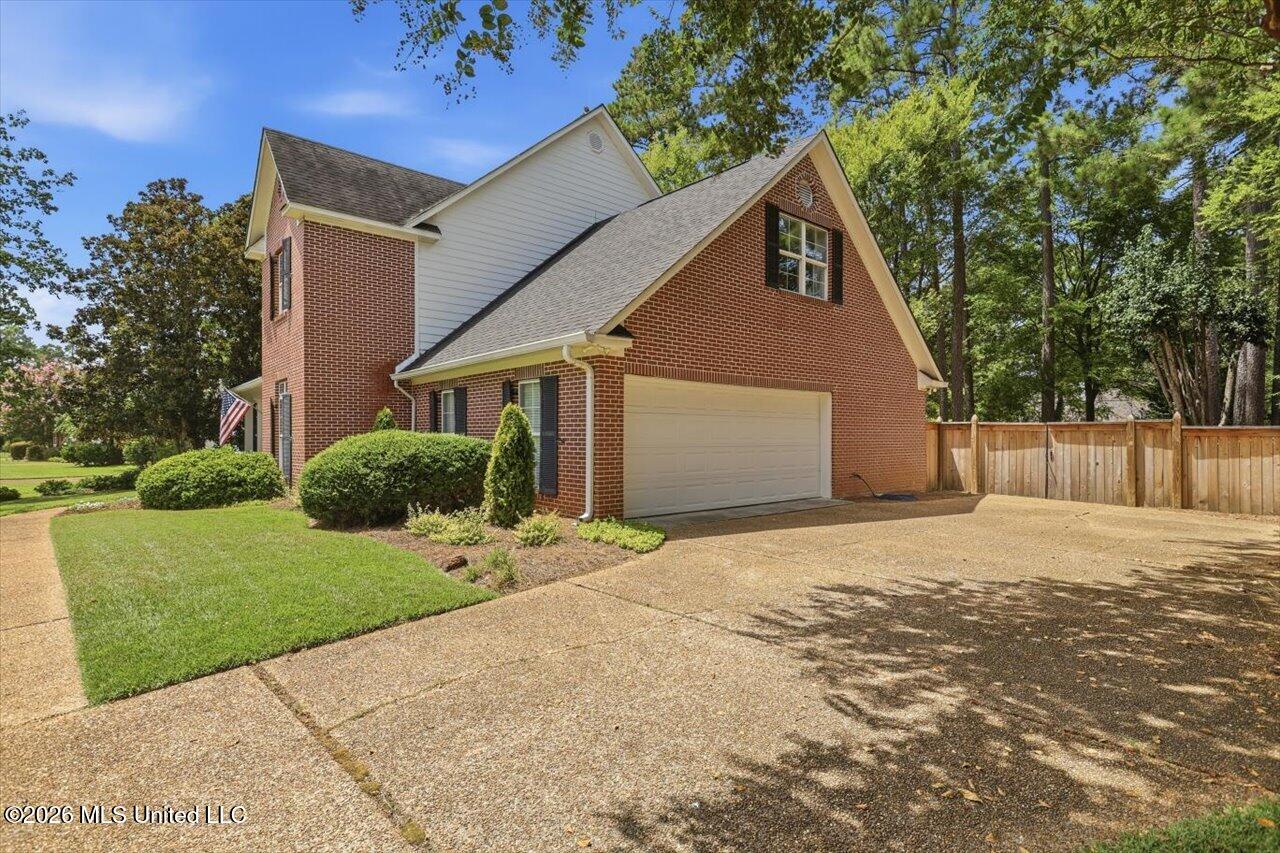 627 Wendover Way Property Photo 3