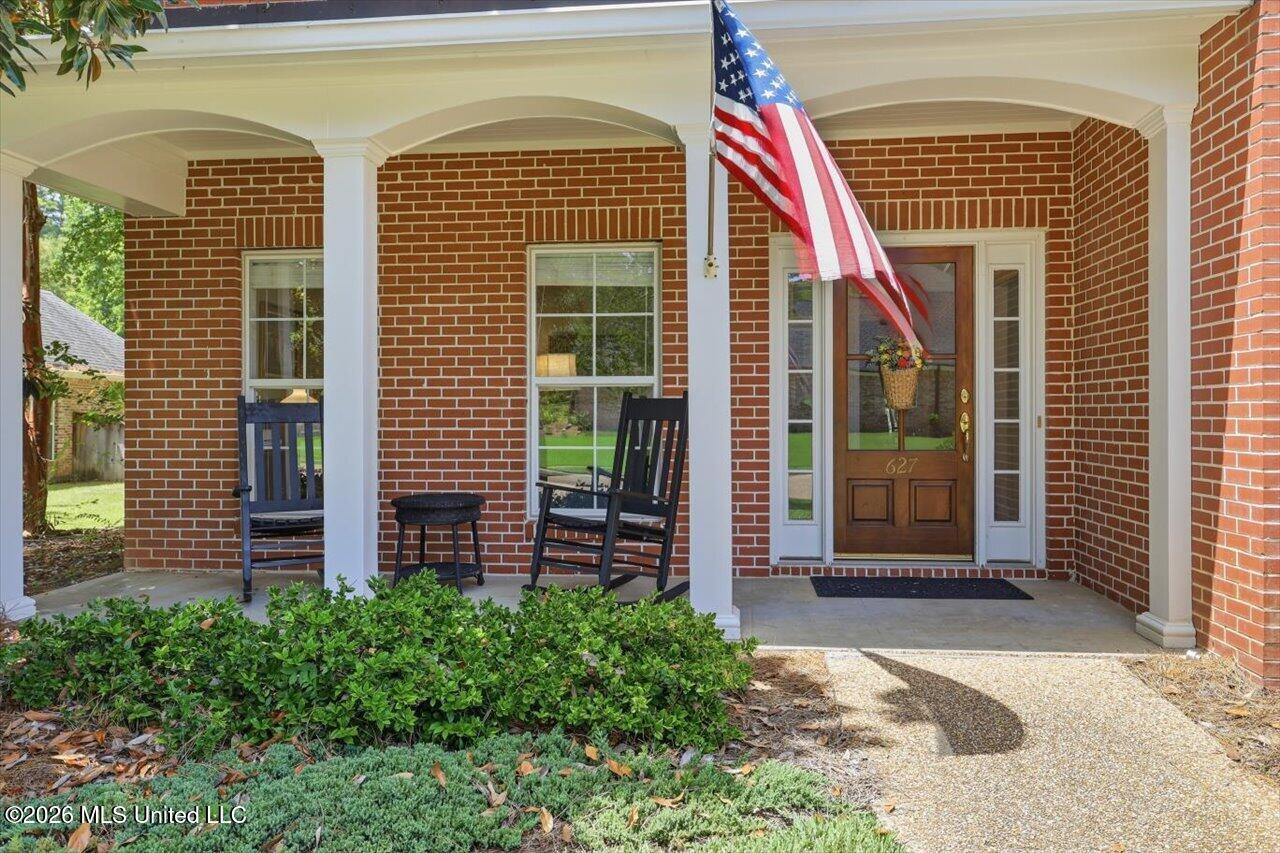 627 Wendover Way Property Photo 4