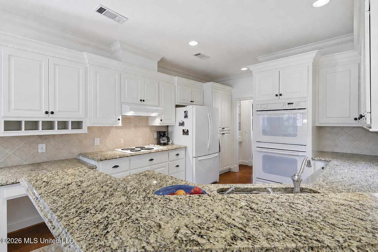 627 Wendover Way Property Photo 15