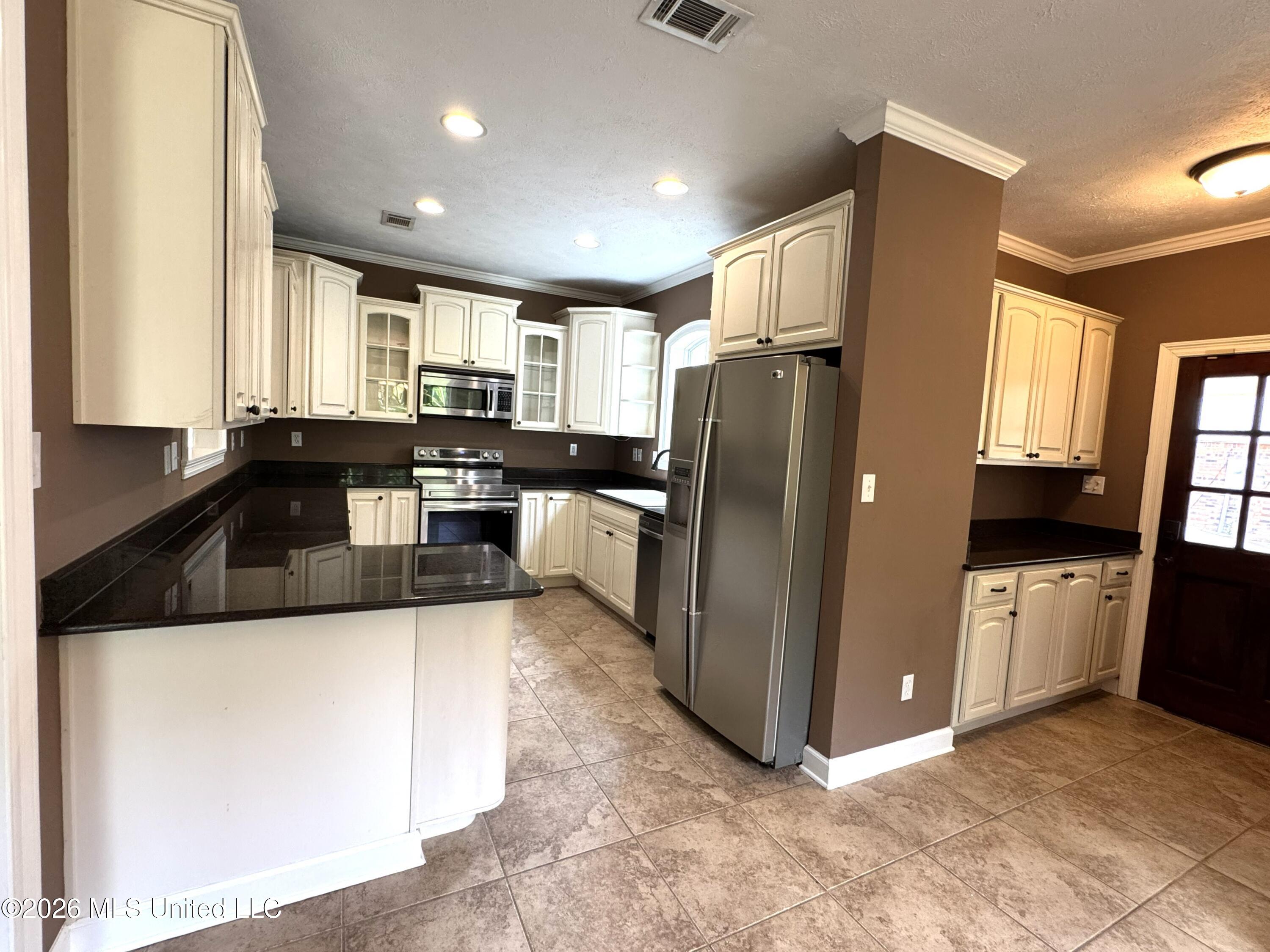 110 Yarborough Place Property Photo 3