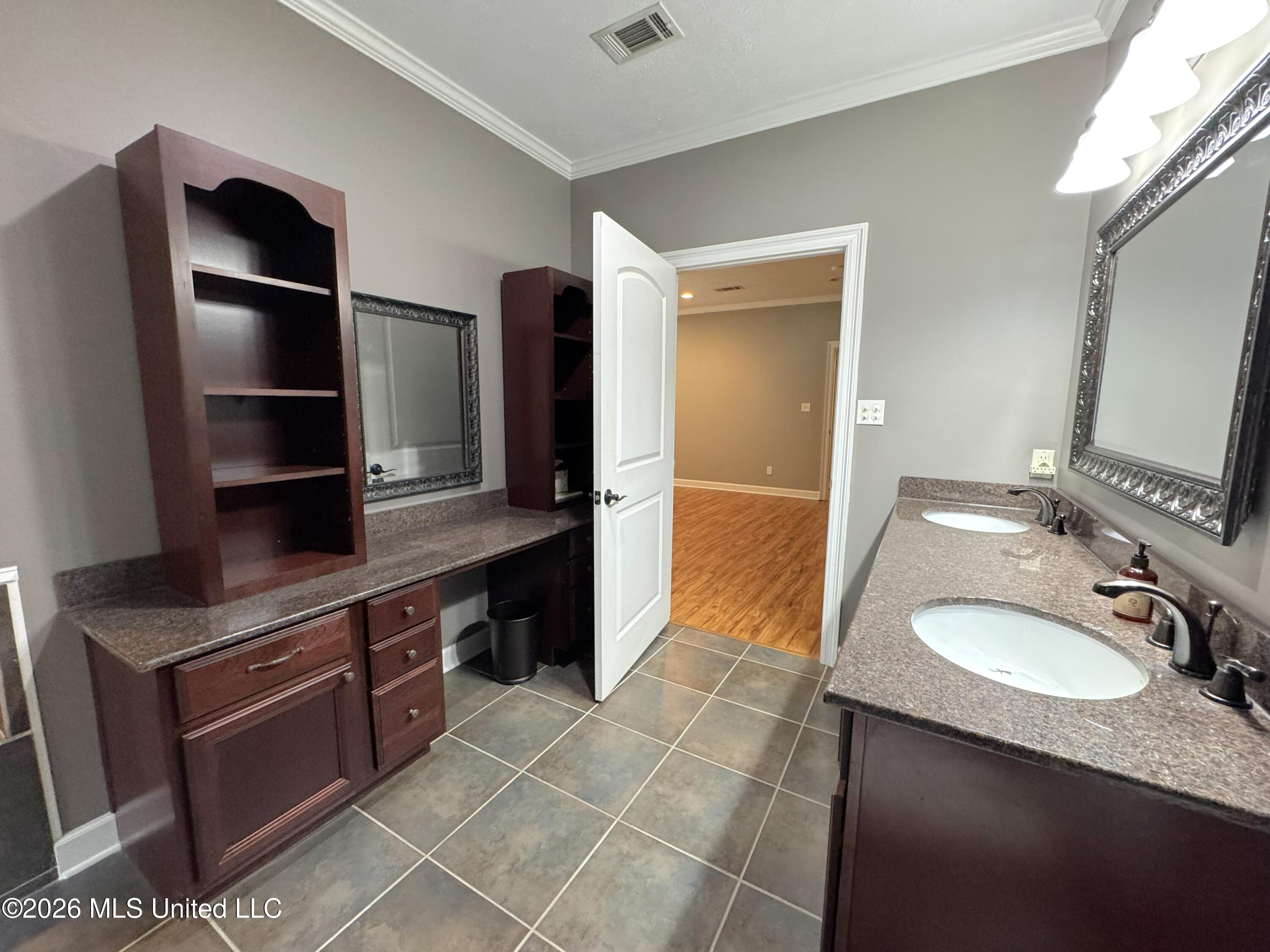 110 Yarborough Place Property Photo 29