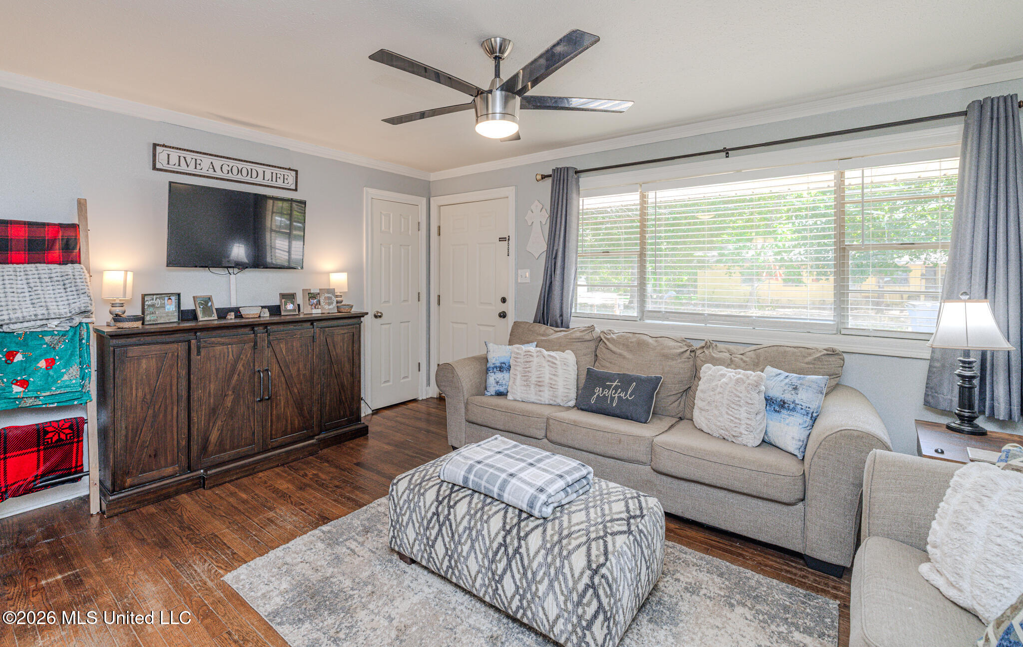 201 Donna Circle Property Photo 4