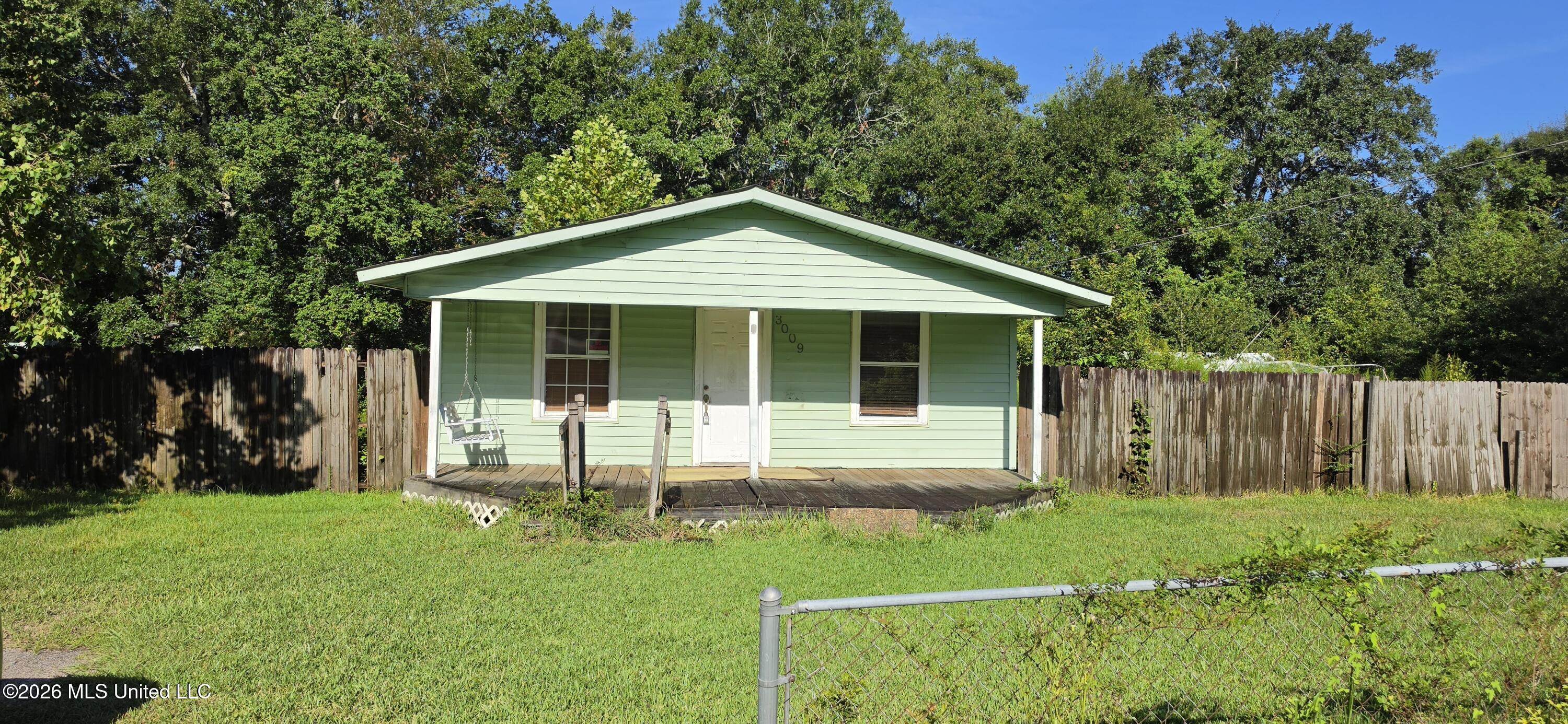 3009 Smith Drive Property Photo 1