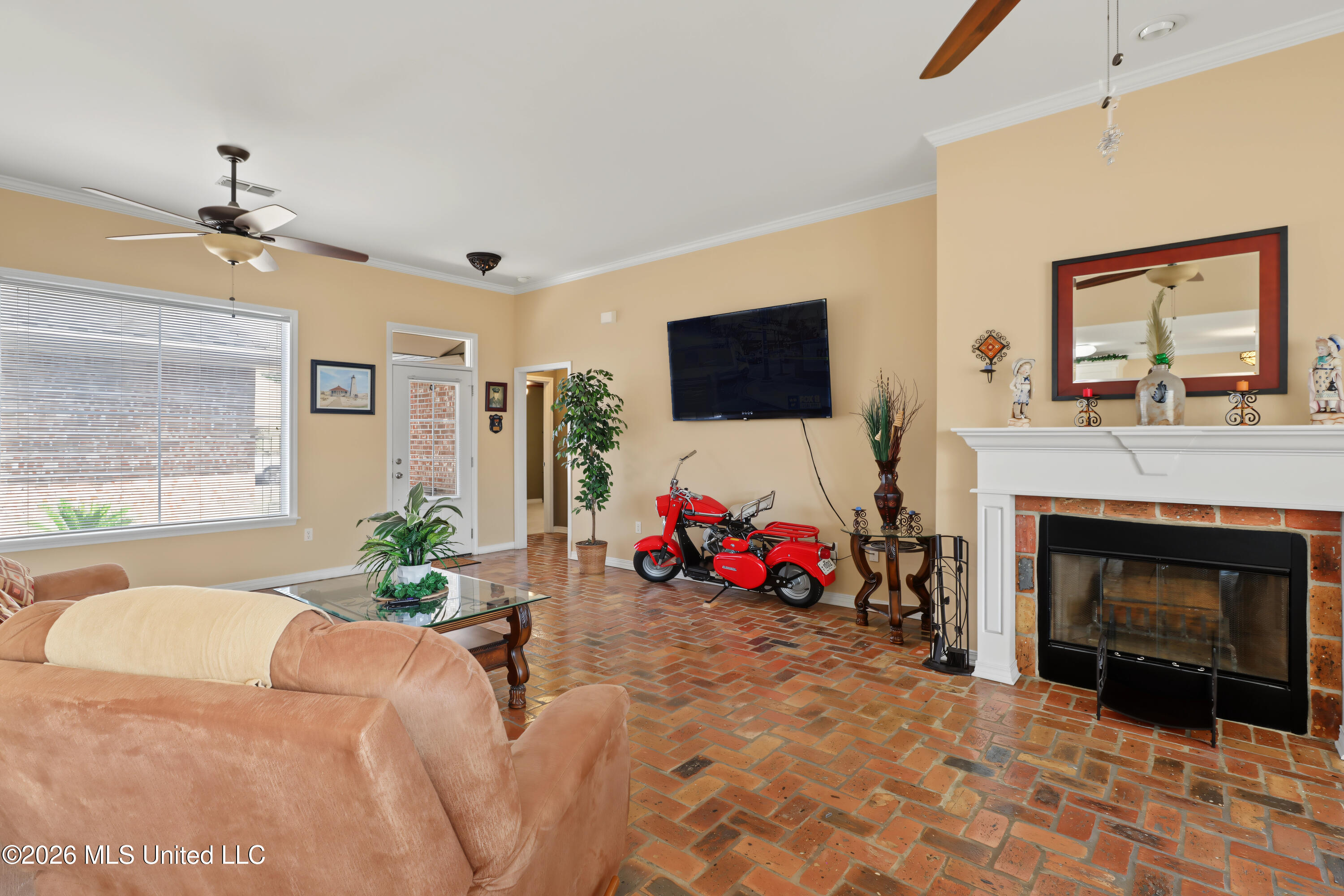 317 Twin Lakes Boulevard Property Photo 8