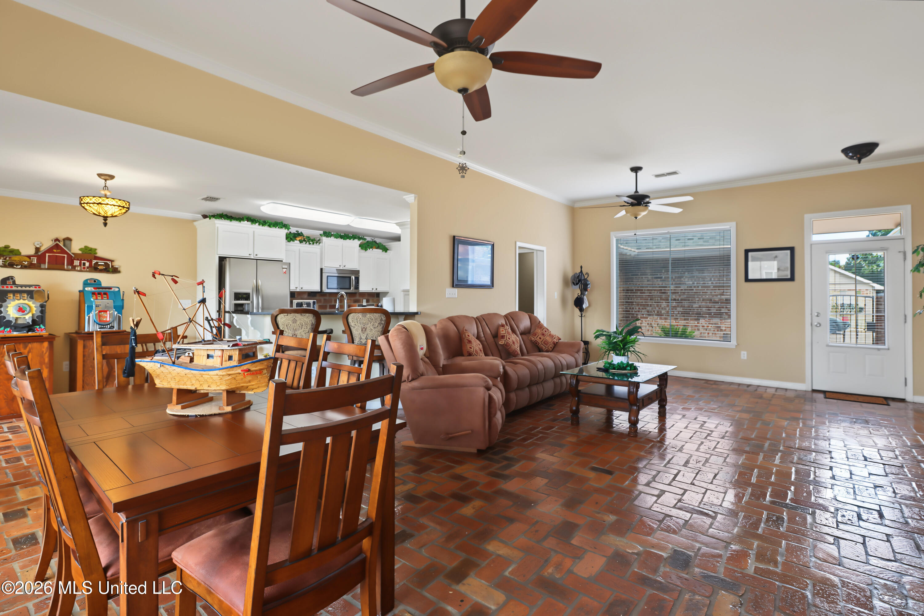 317 Twin Lakes Boulevard Property Photo 9