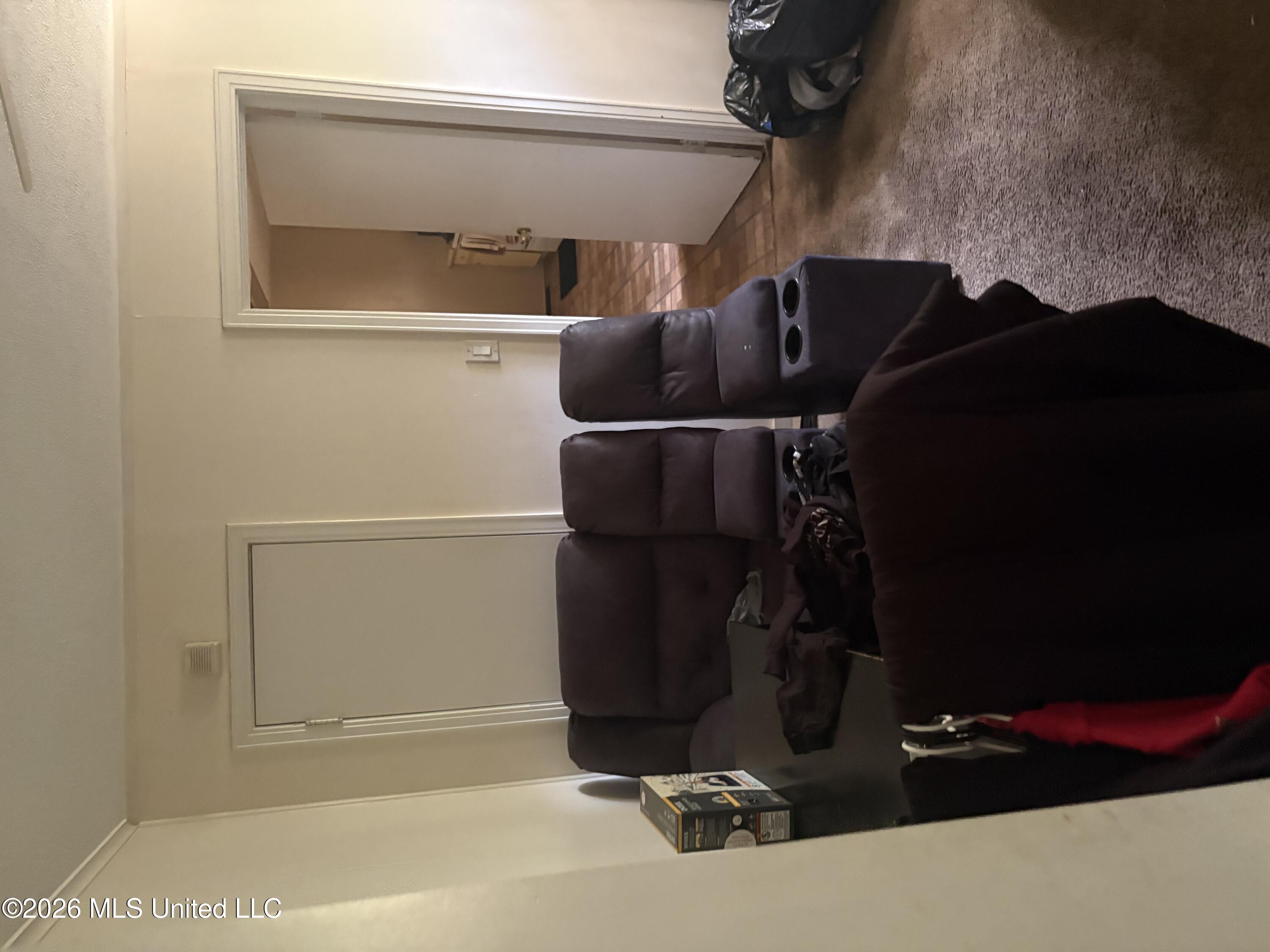 139 Iris Avenue Property Photo 8