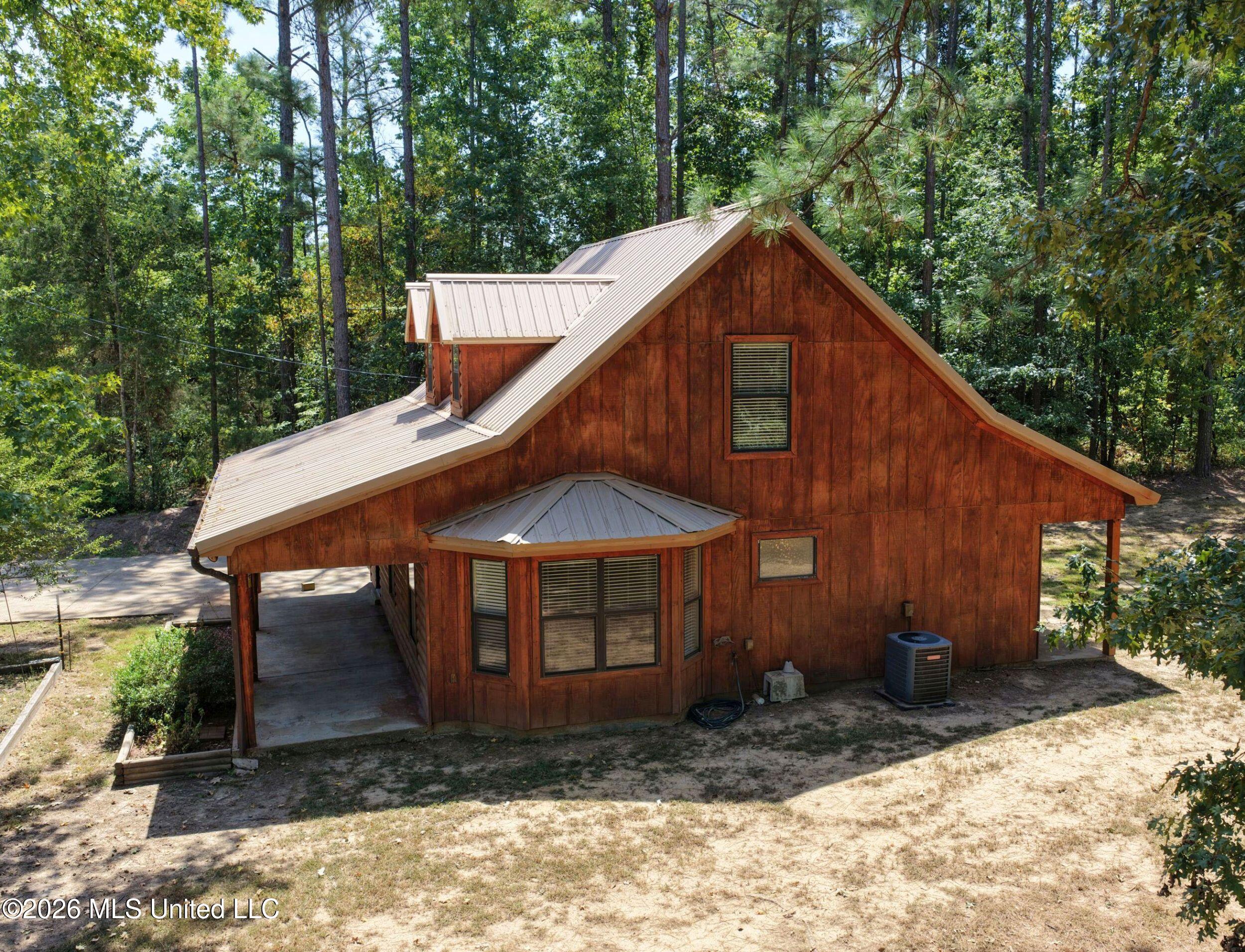 203 Pine Ridge Property Photo 9