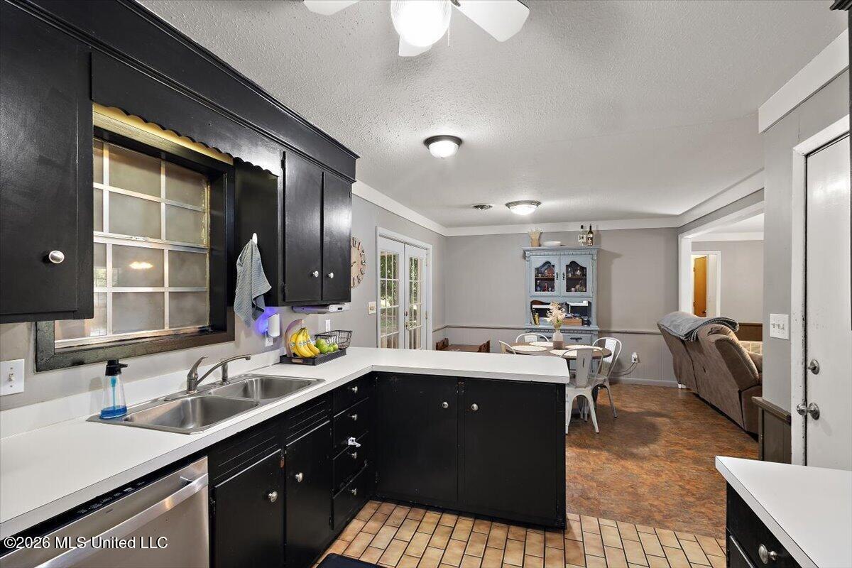 92 Wild Grove Place Property Photo 13