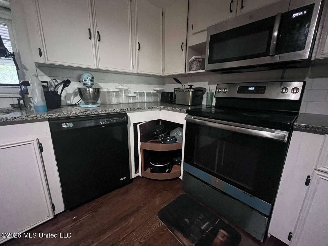 602 S Main Street Property Photo 6