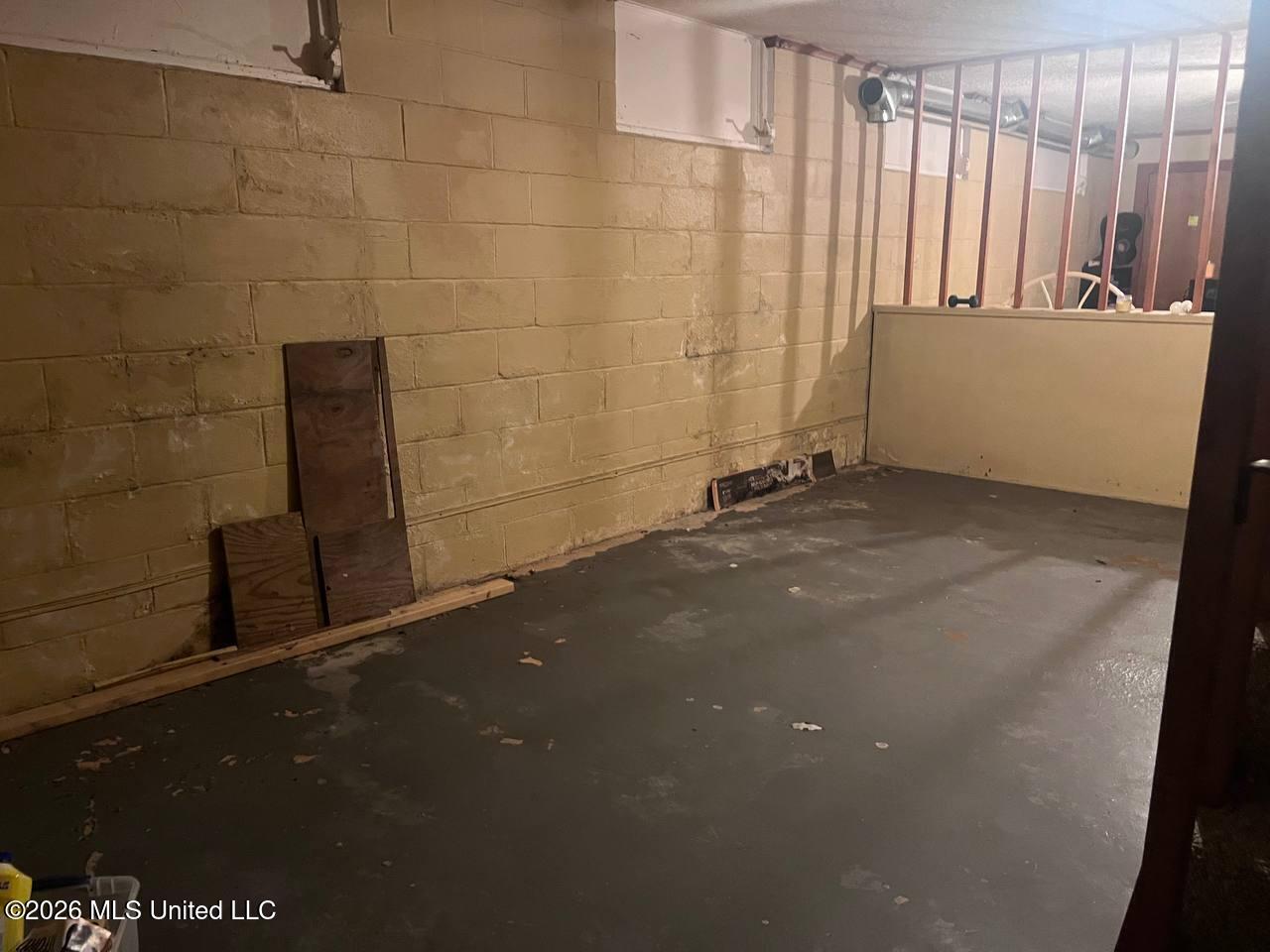 602 S Main Street Property Photo 11