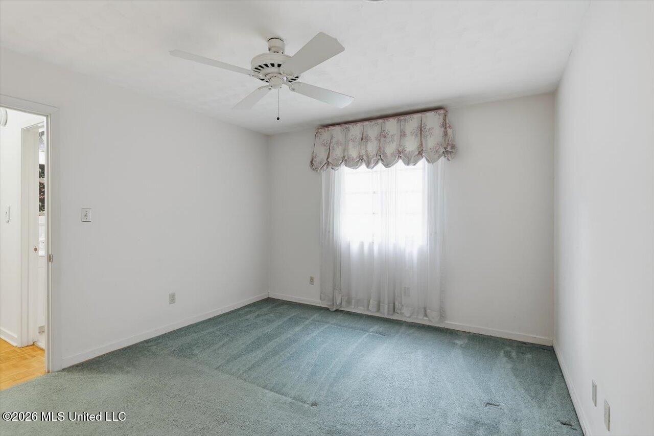144 Colonial Circle Property Photo 21