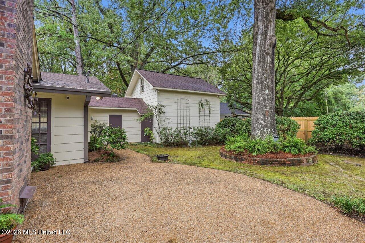 144 Colonial Circle Property Photo 26