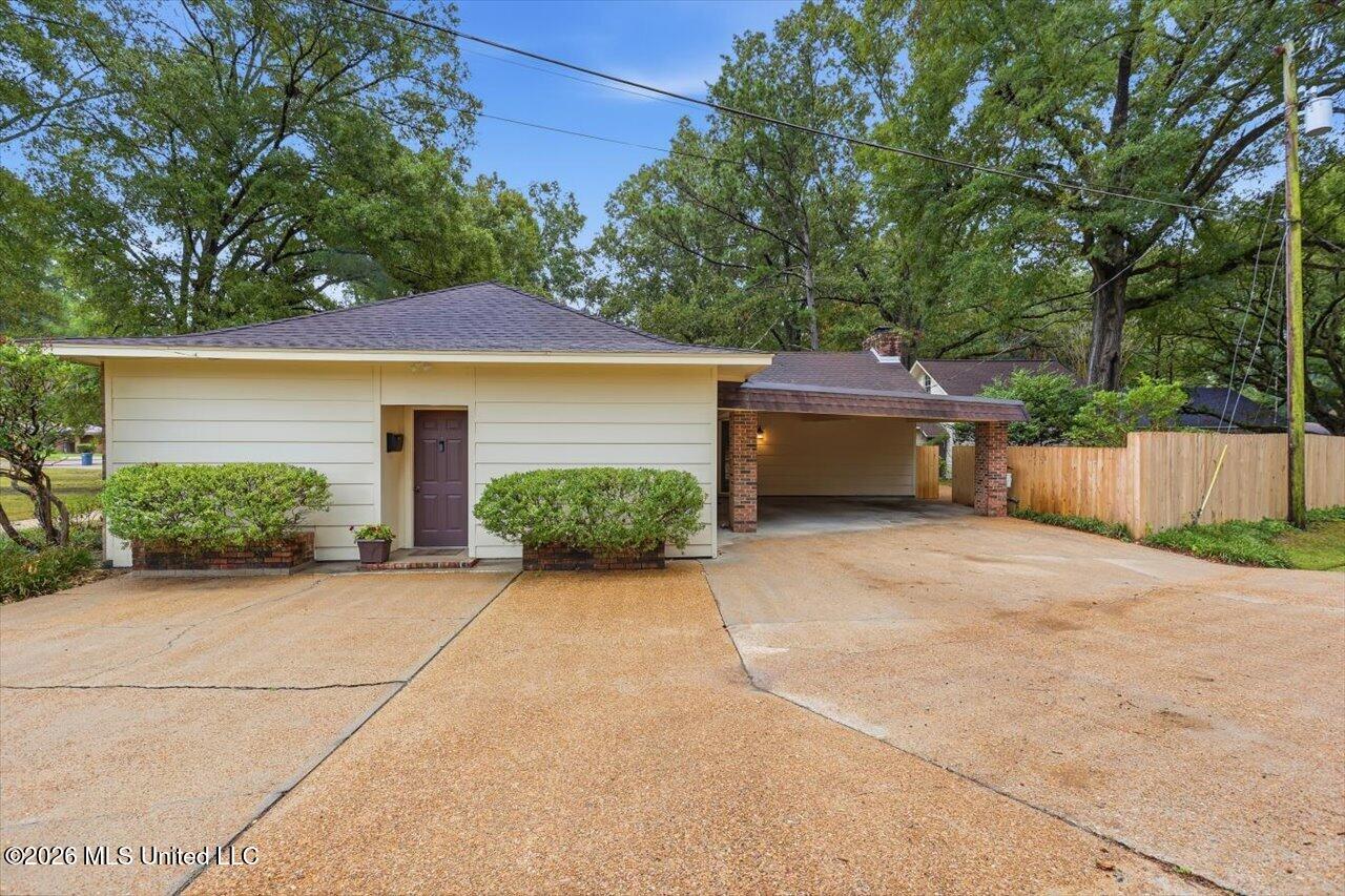 144 Colonial Circle Property Photo 28
