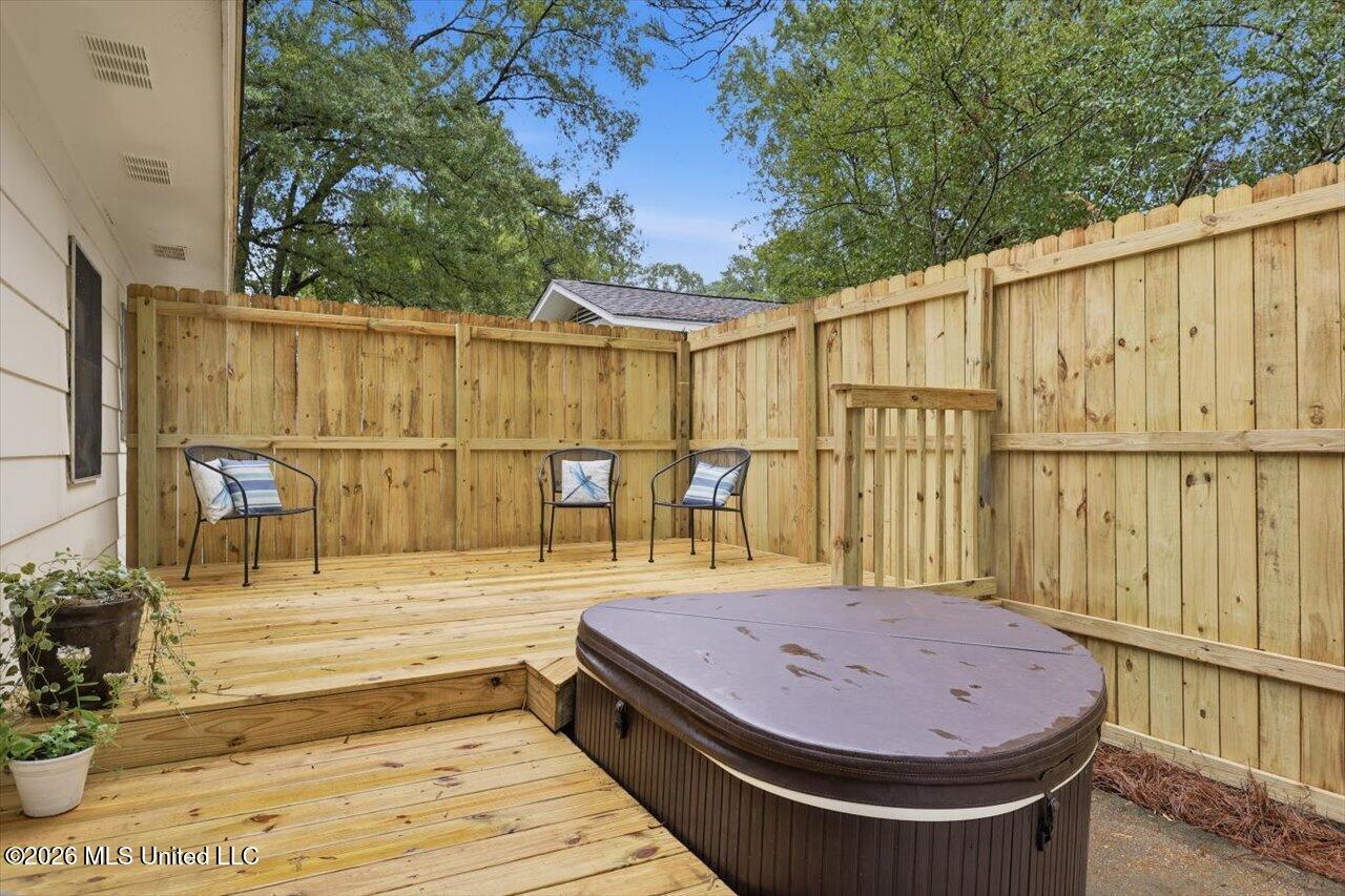 144 Colonial Circle Property Photo 29
