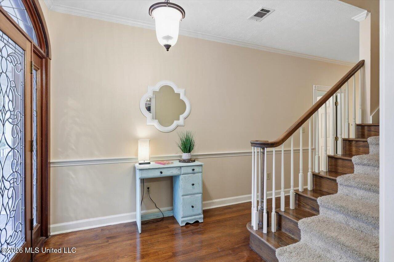 5115 Heatherton Drive Property Photo 4