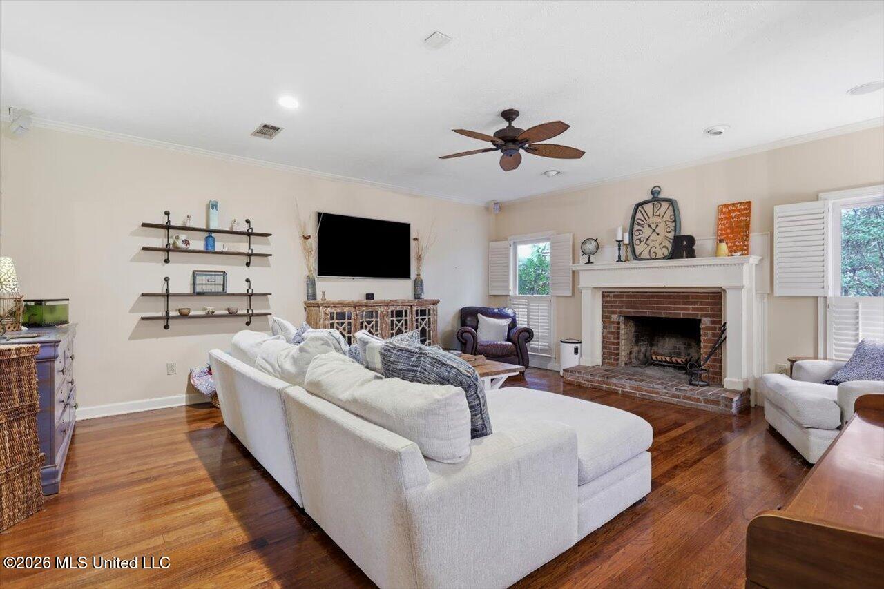 5115 Heatherton Drive Property Photo 6