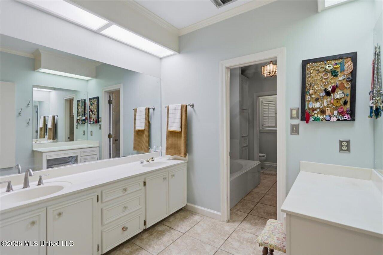5115 Heatherton Drive Property Photo 23