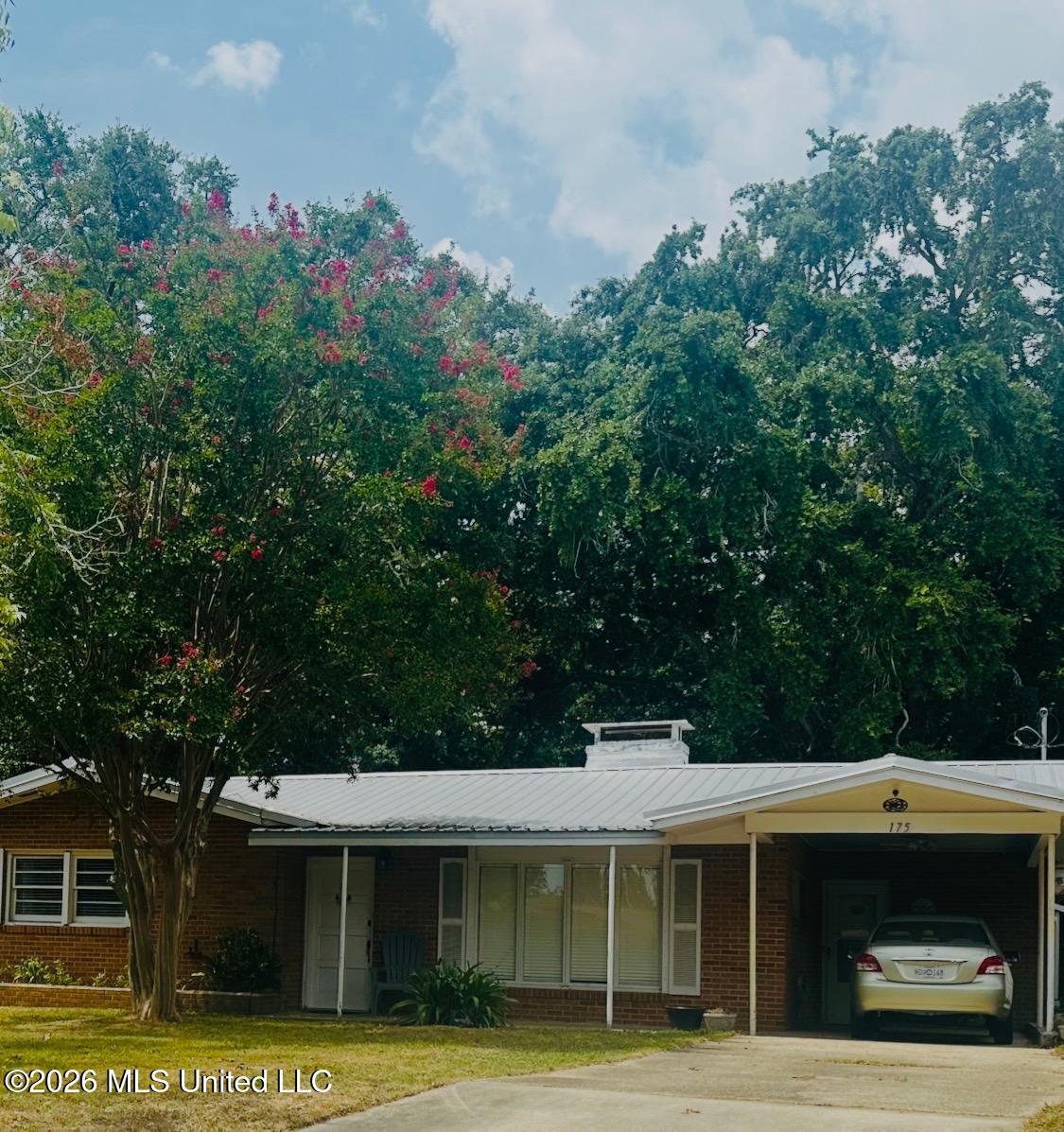 175 Brady Drive Property Photo 1