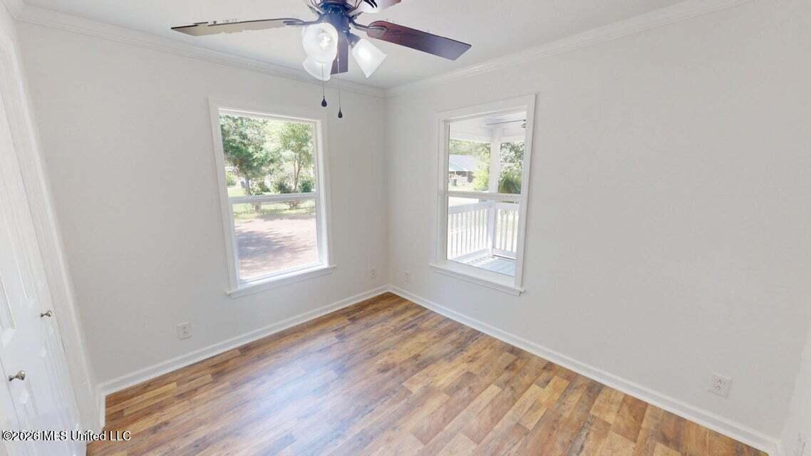 1804 S Davis Street Property Photo 4