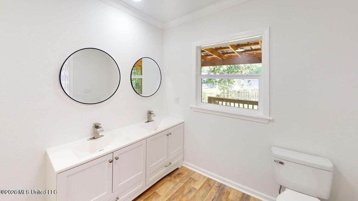 1804 S Davis Street Property Photo 9