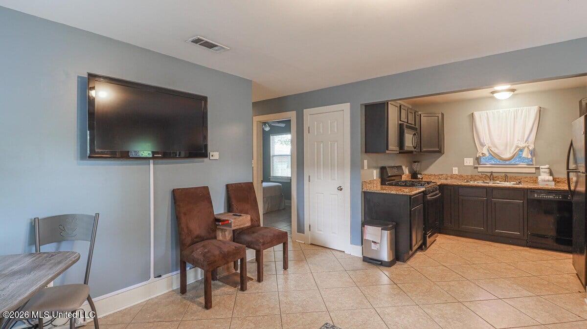 403 Beverly Drive Property Photo 2