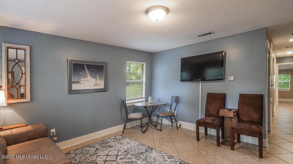 403 Beverly Drive Property Photo 4