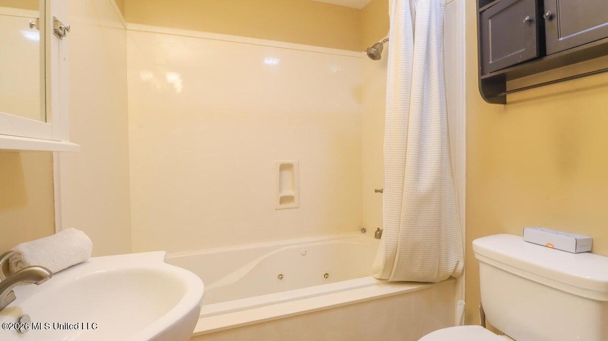 403 Beverly Drive Property Photo 12