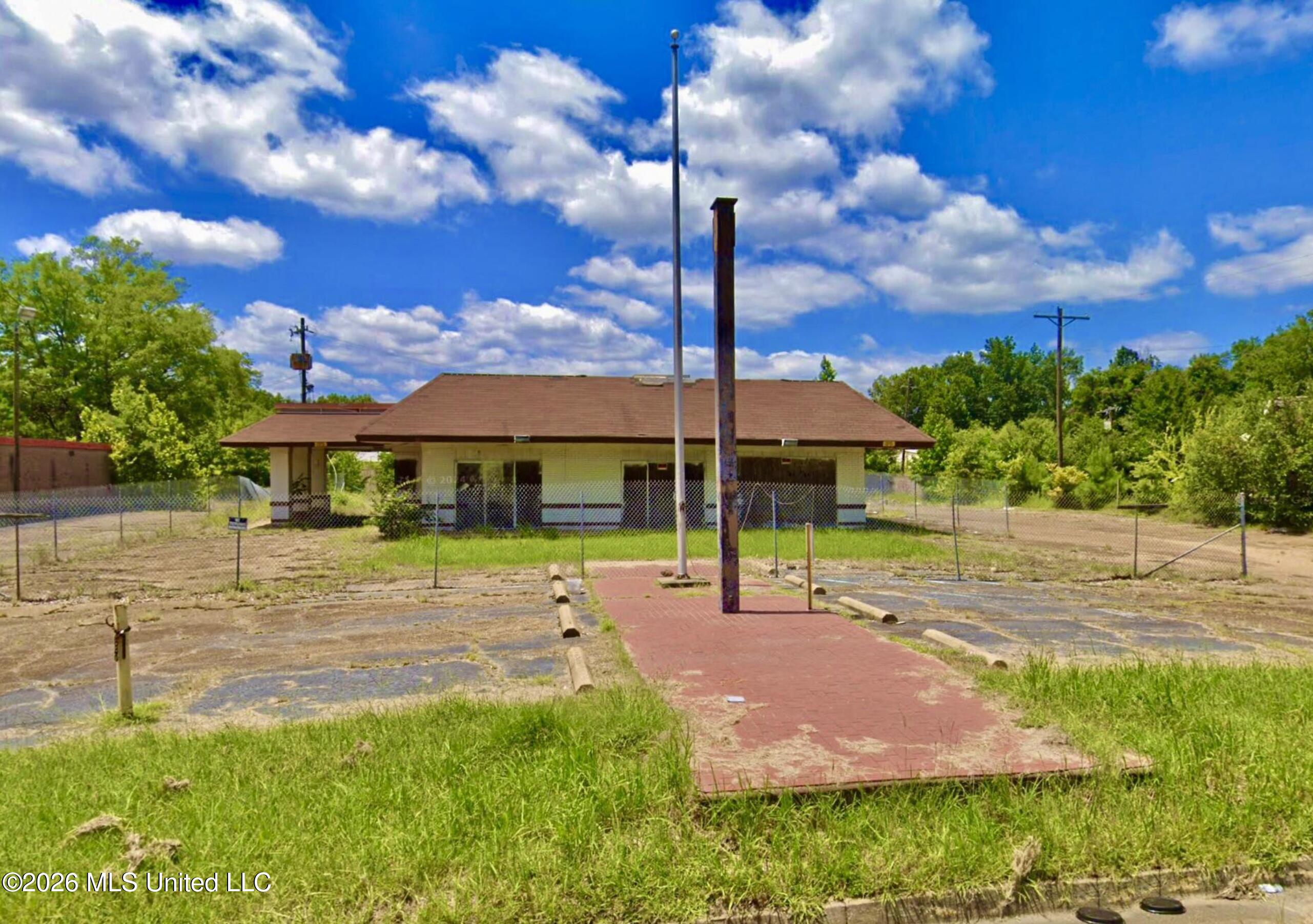 2435 Livingston Road Property Photo 1