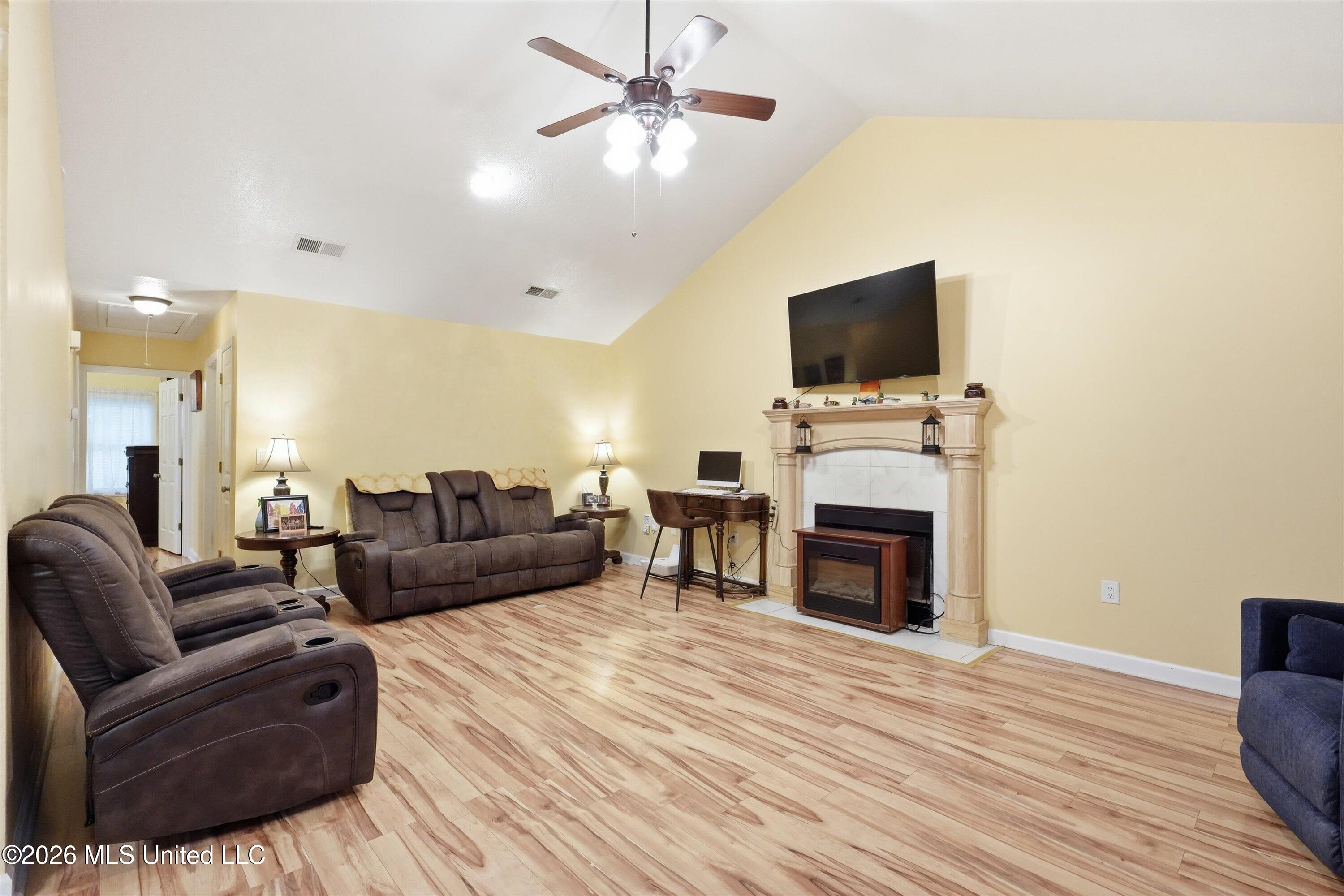 1433 Barnett Bend Circle Property Photo 7