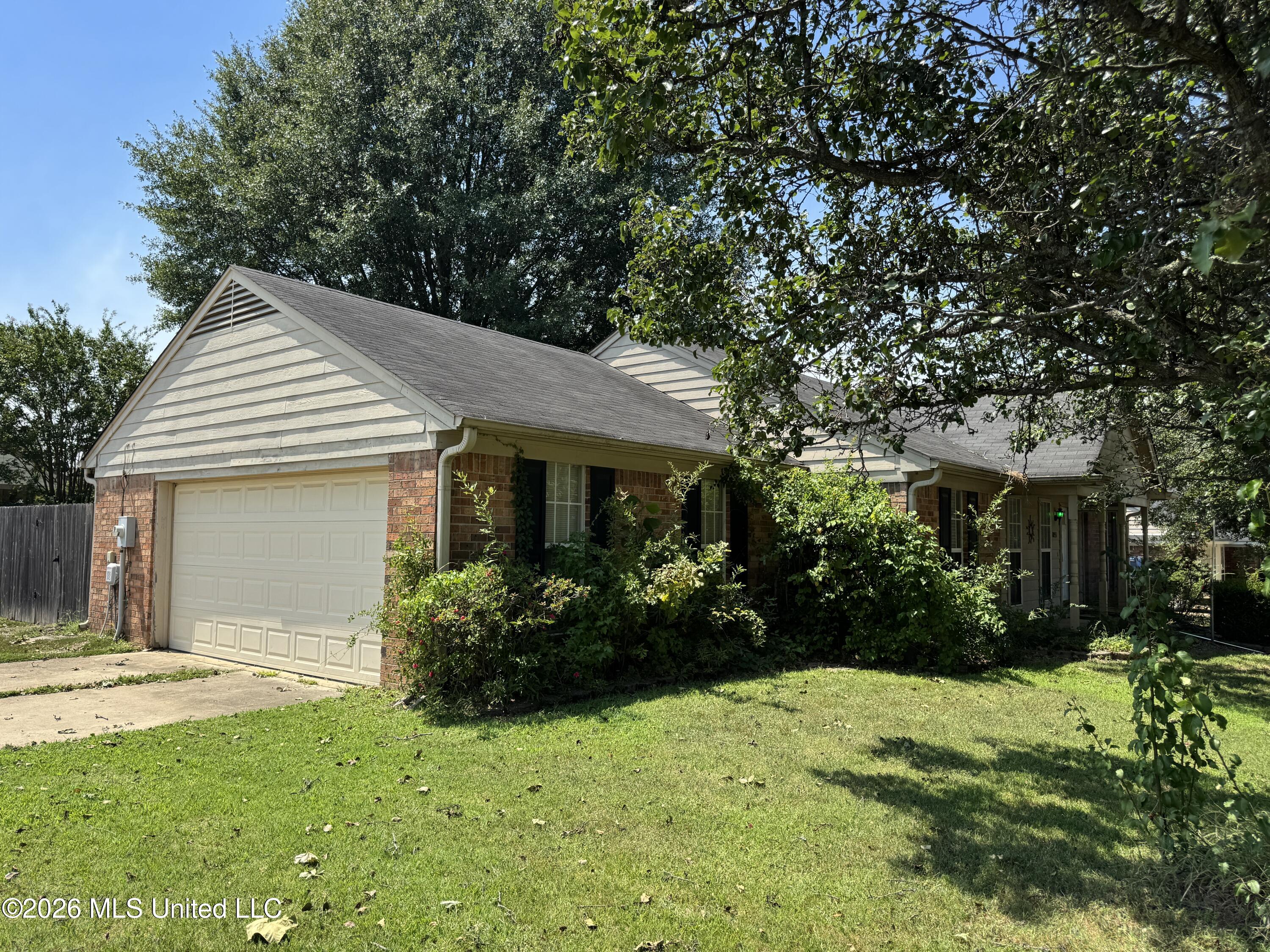 10551 Oak Leaf Drive Property Photo 3