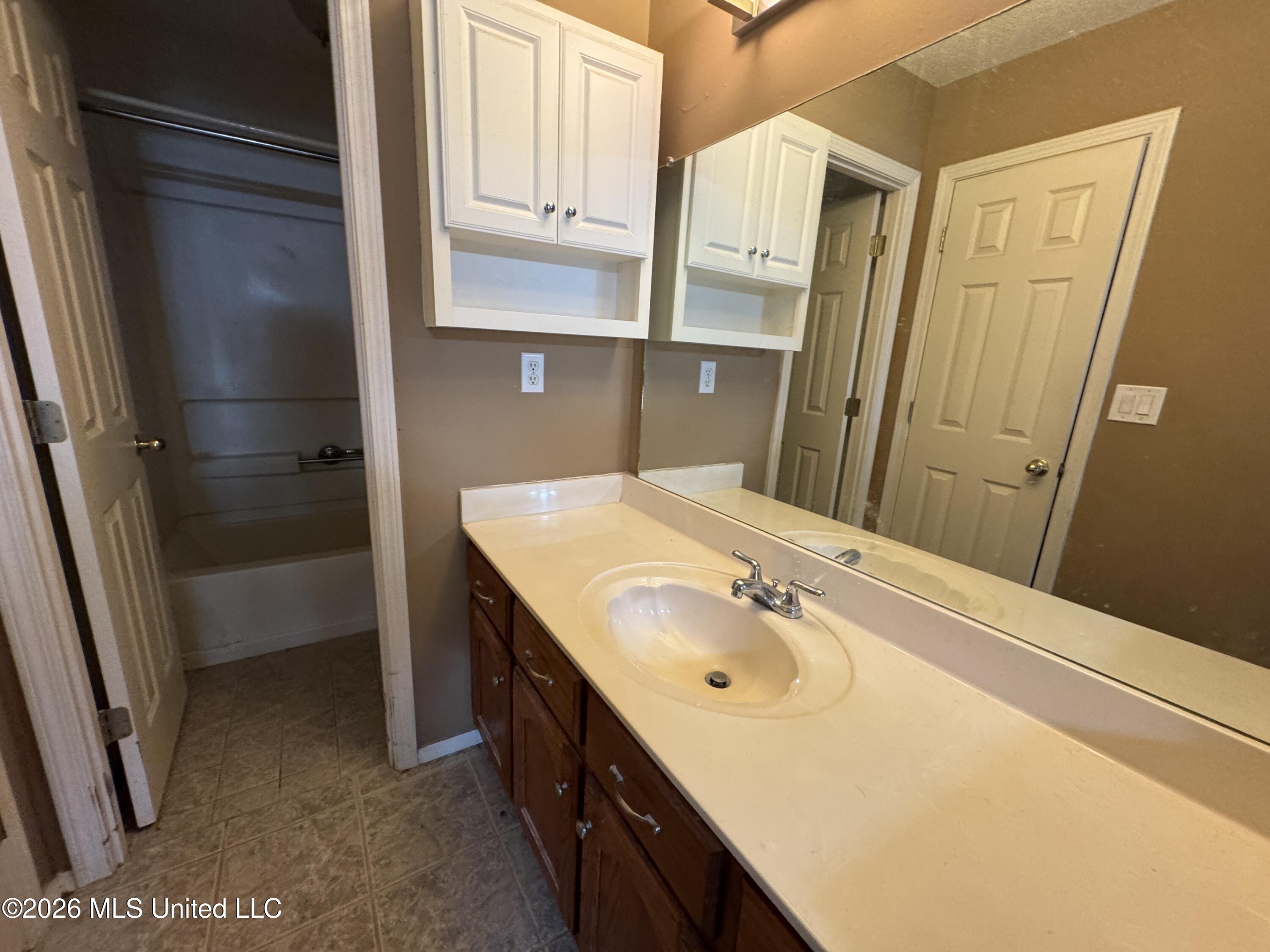 10551 Oak Leaf Drive Property Photo 11