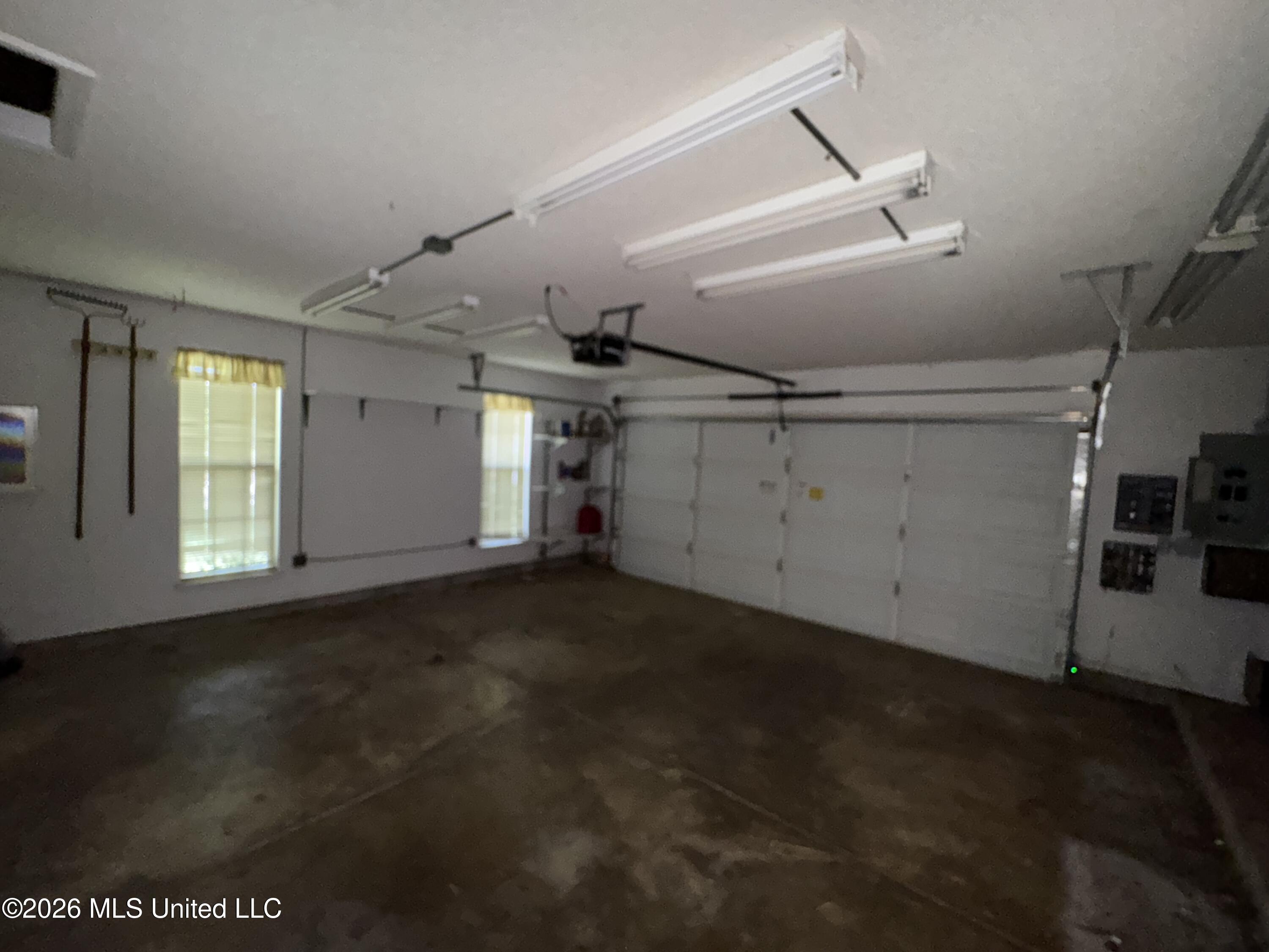 10551 Oak Leaf Drive Property Photo 16