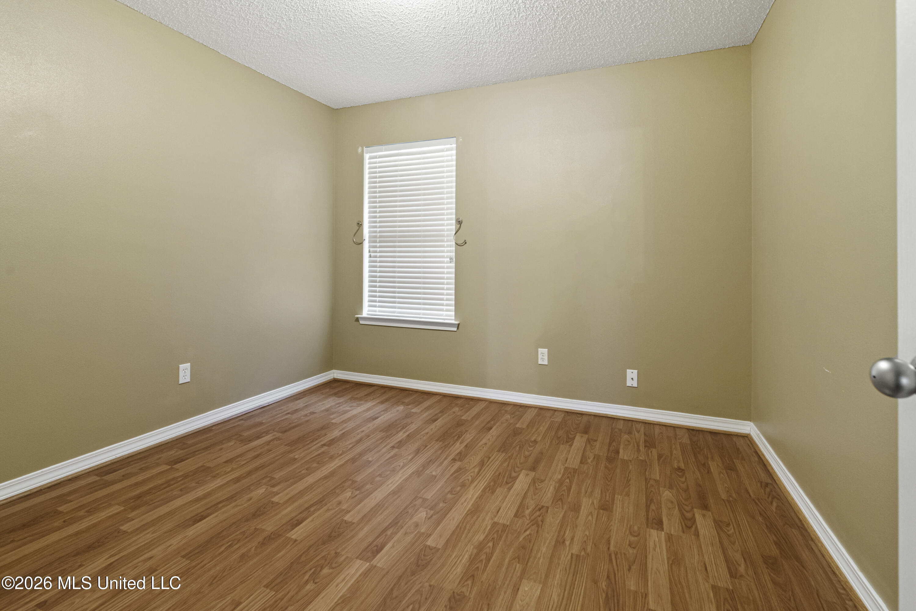 9534 Laa La Court Property Photo 6