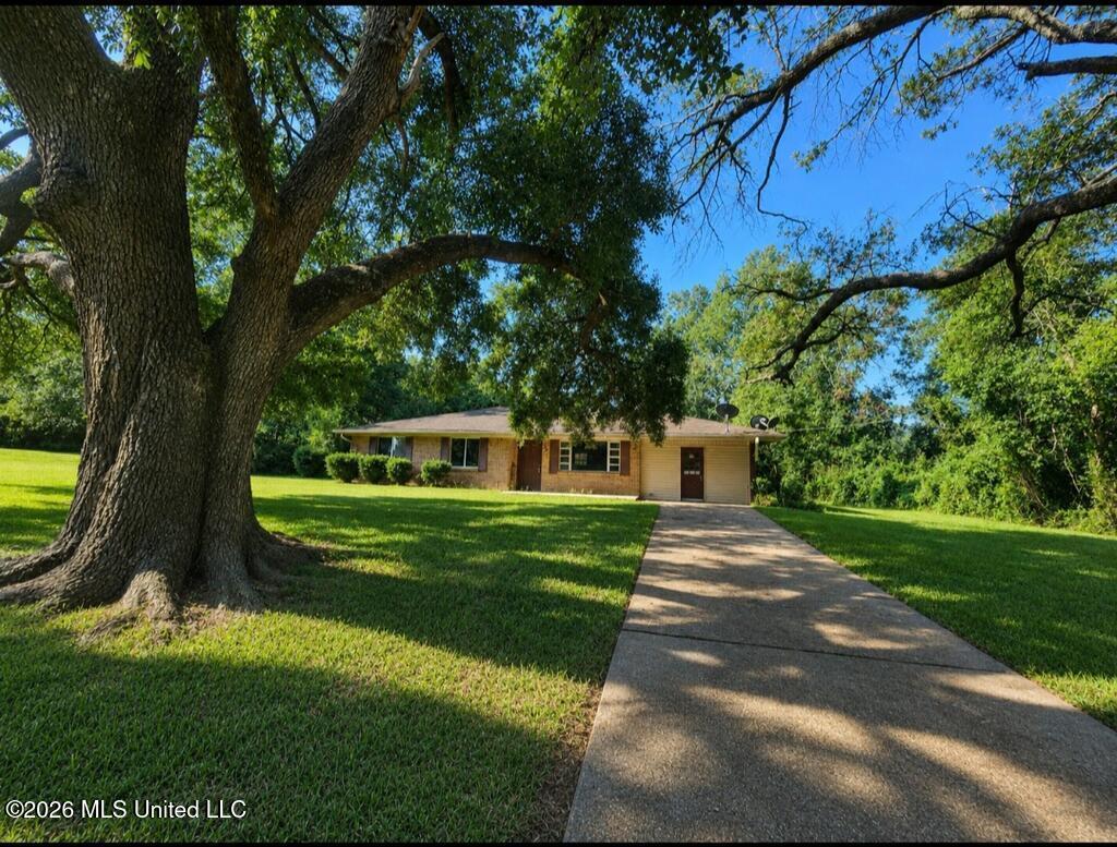 907 W Hinton Avenue Property Photo 1