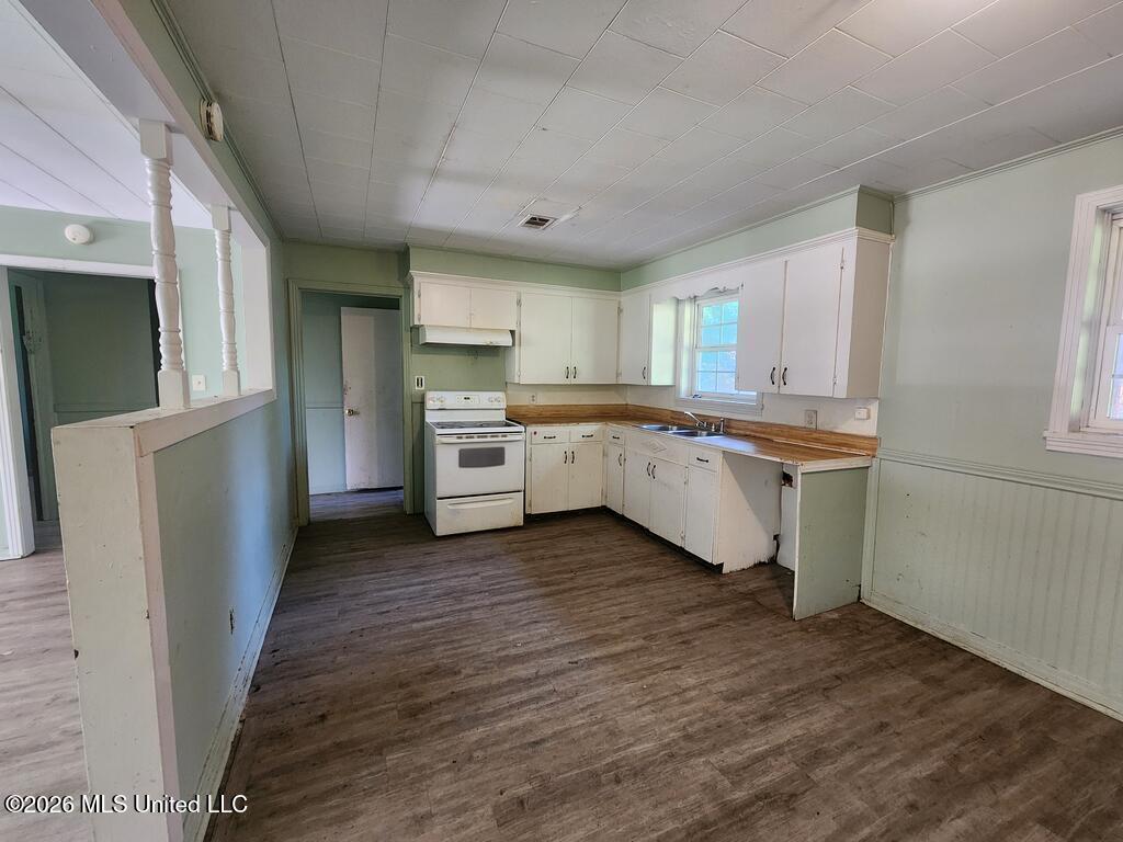 907 W Hinton Avenue Property Photo 4