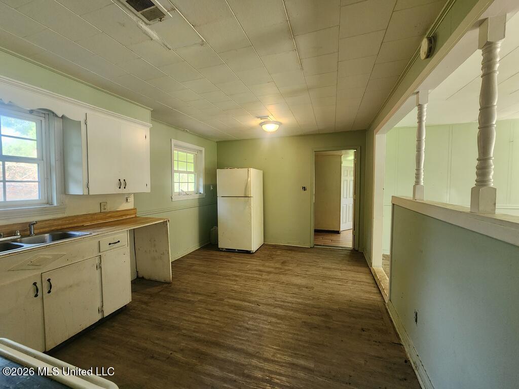 907 W Hinton Avenue Property Photo 5