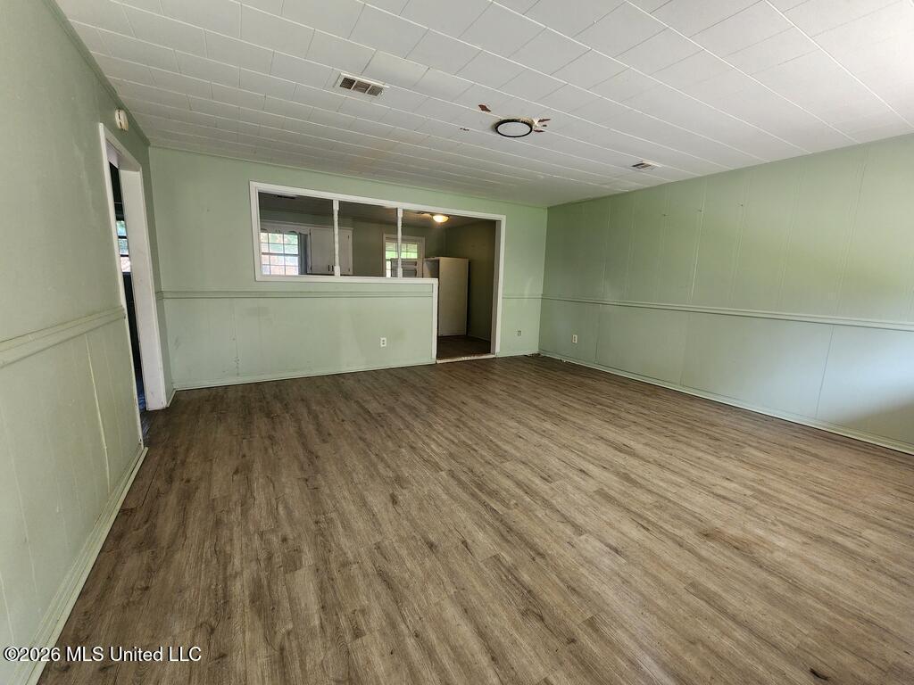 907 W Hinton Avenue Property Photo 6